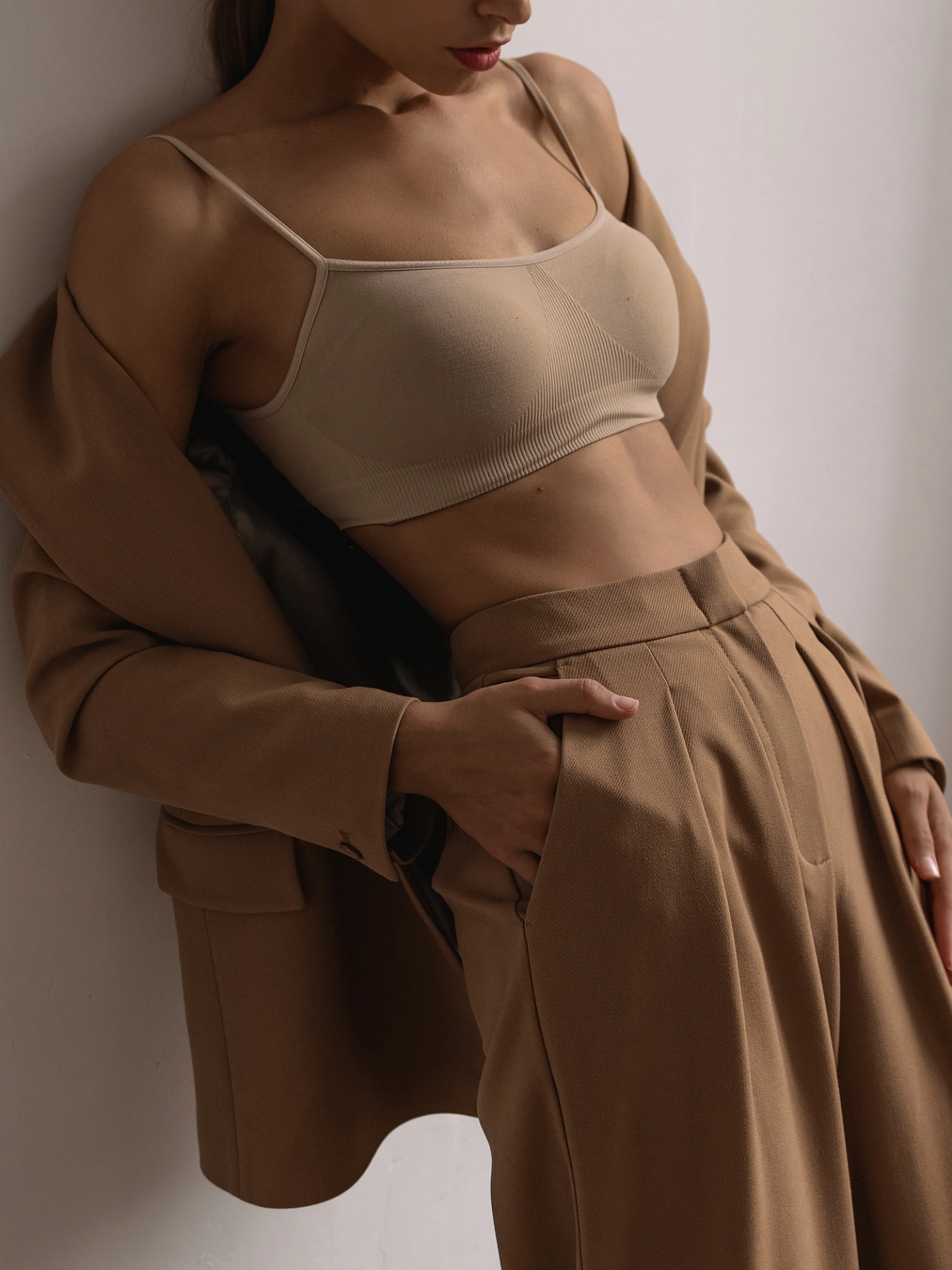 Брюки широкие с двумя складками