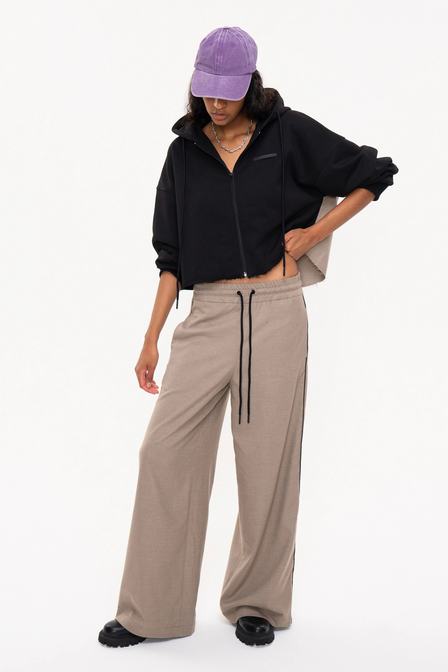 Брюки из фланели с кантами