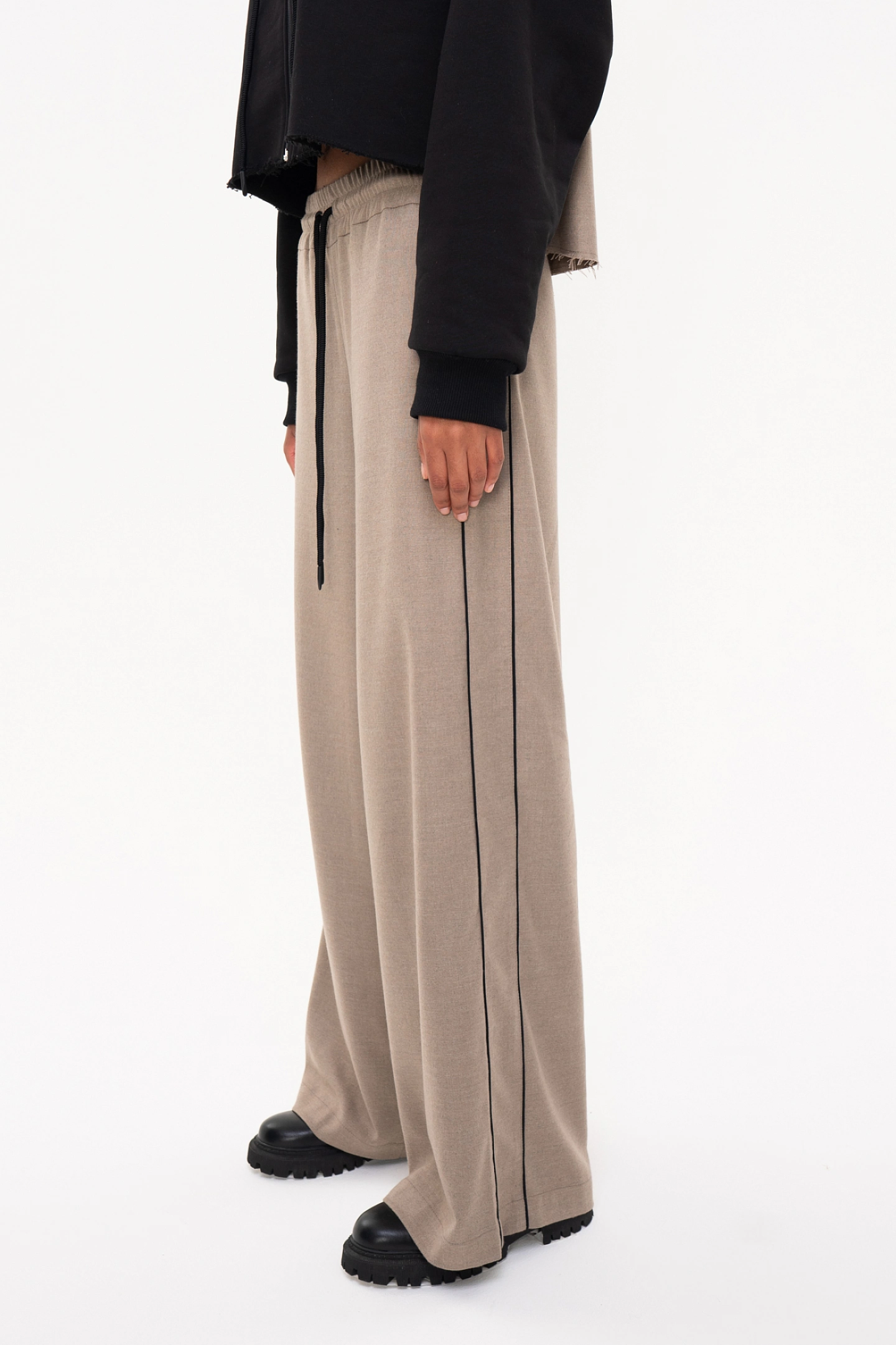 Брюки из фланели с кантами