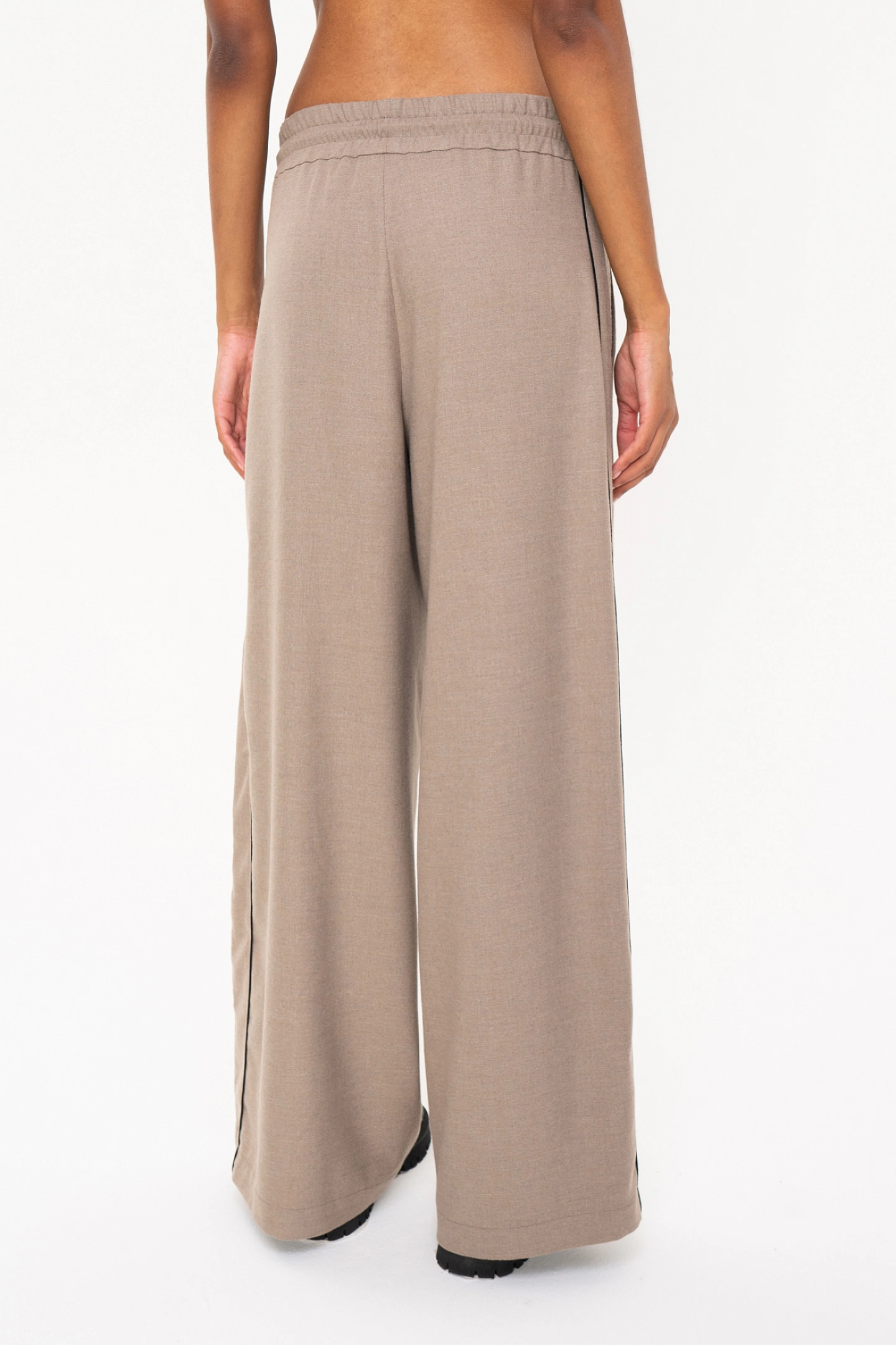 Брюки из фланели с кантами