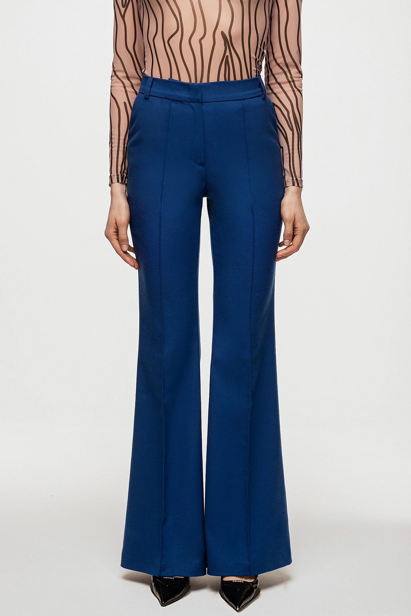 Брюки клёш с накладными карманами