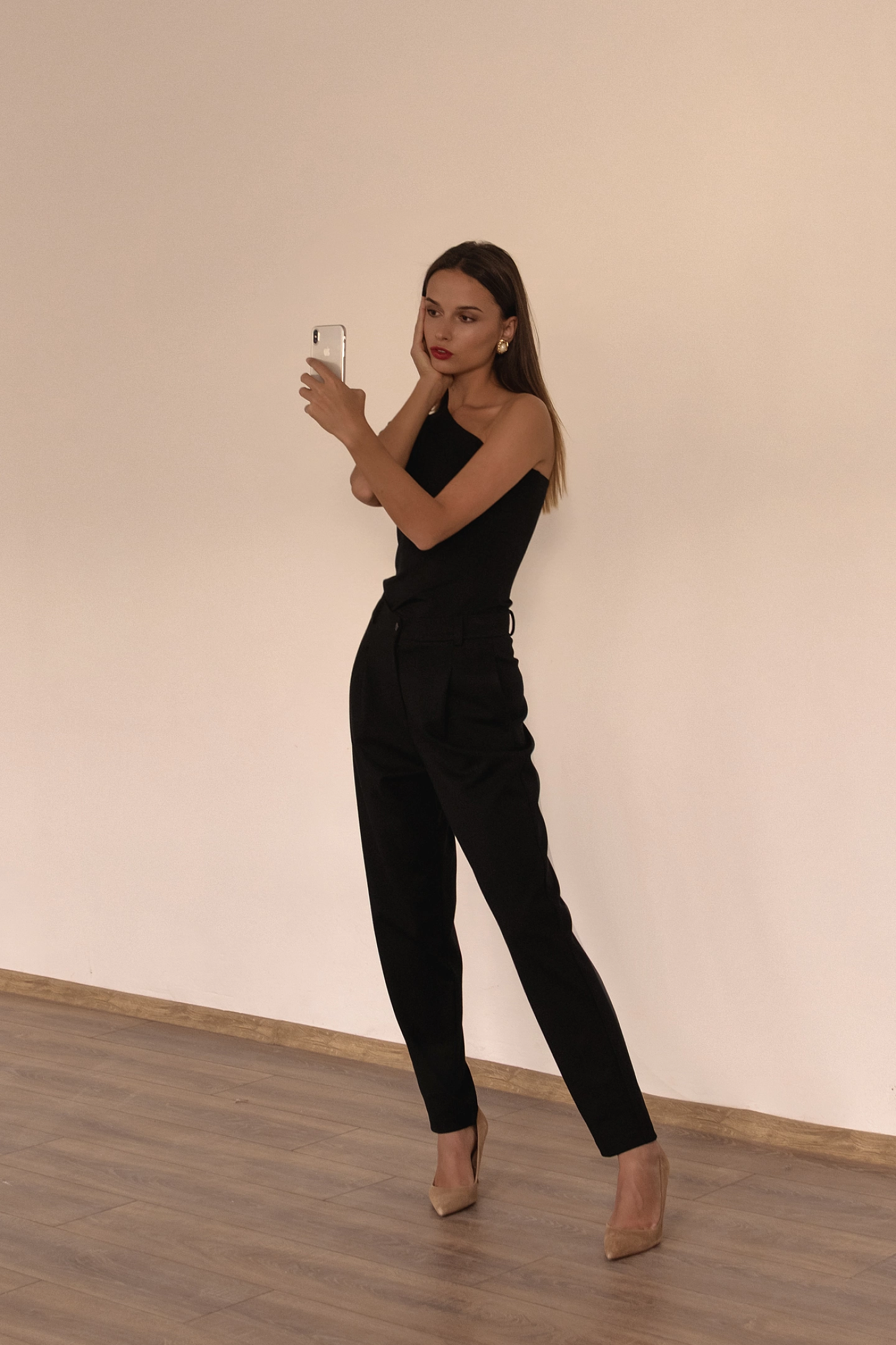 Брюки с защипами