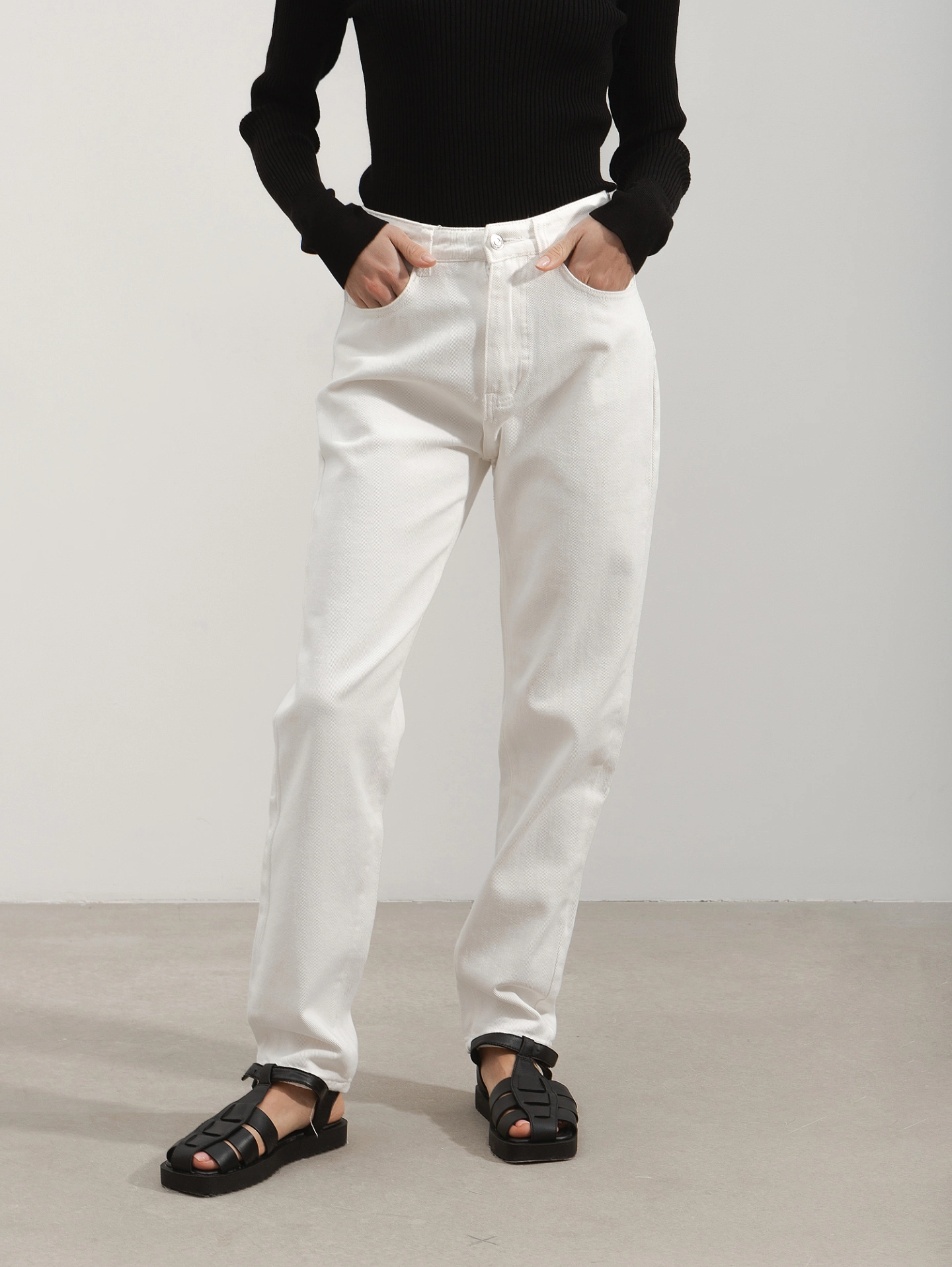 Джинсы MOM белые