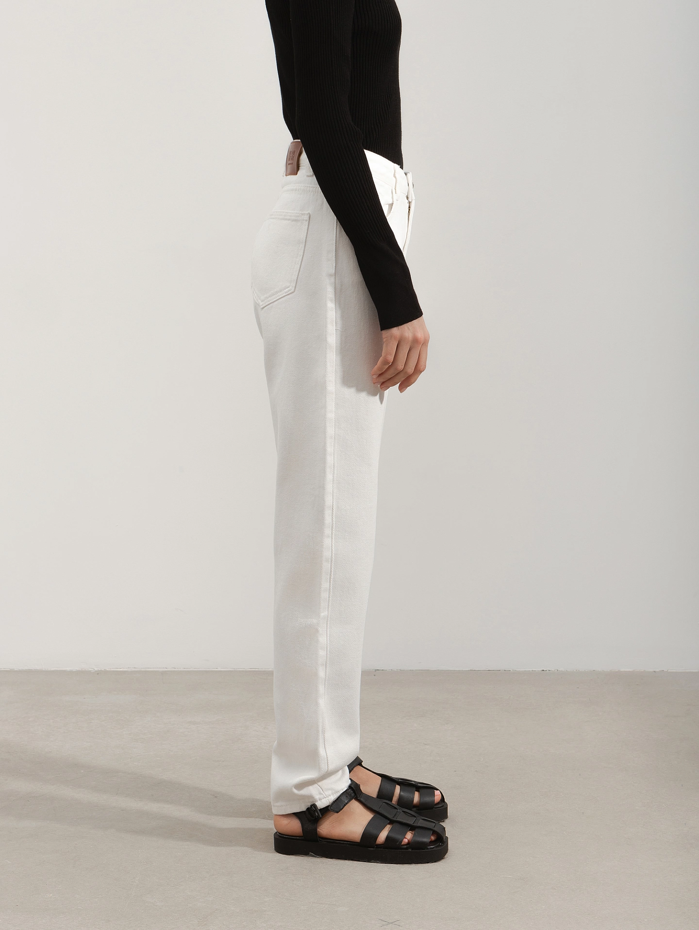 Джинсы MOM белые