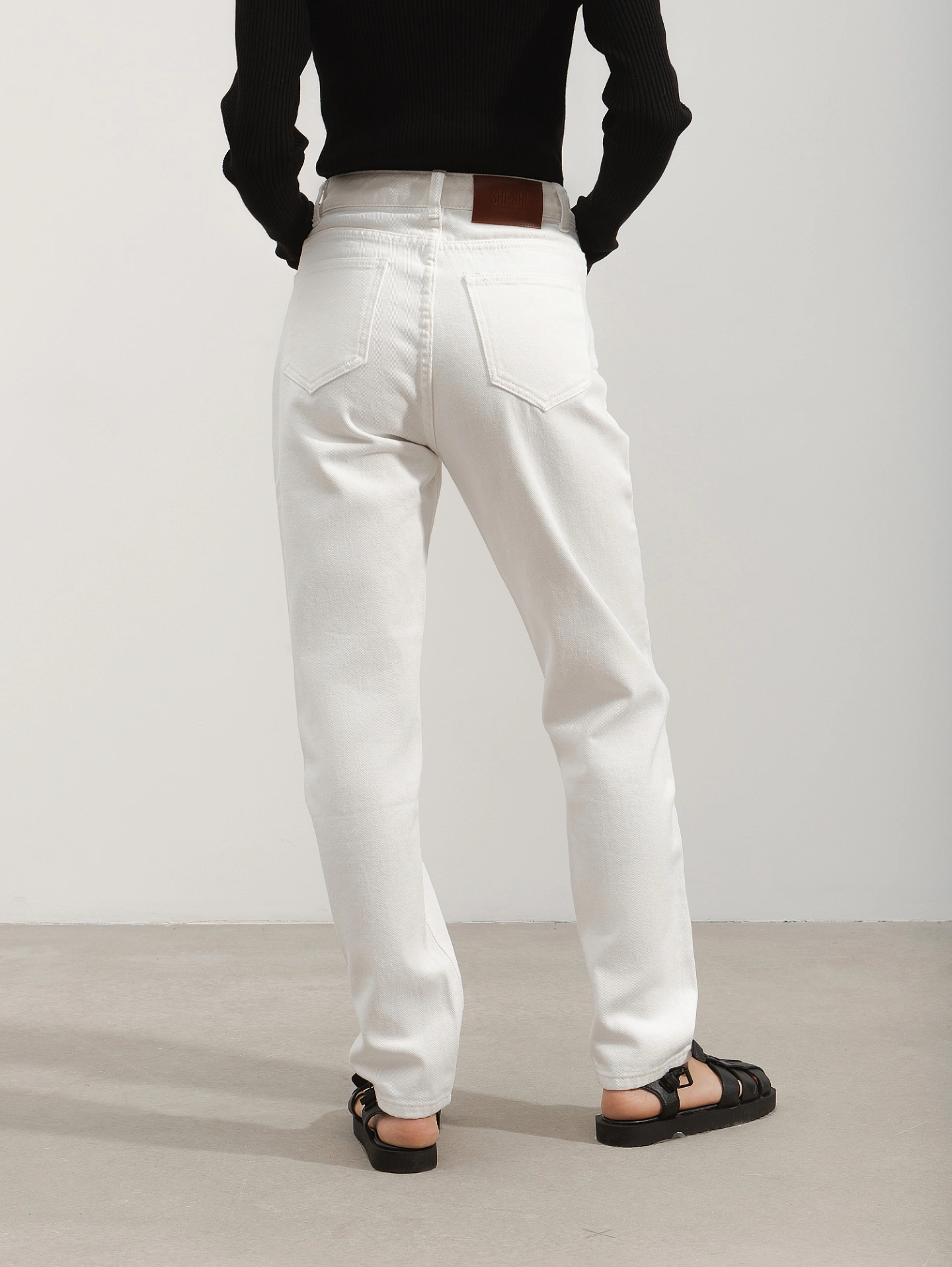 Джинсы MOM белые