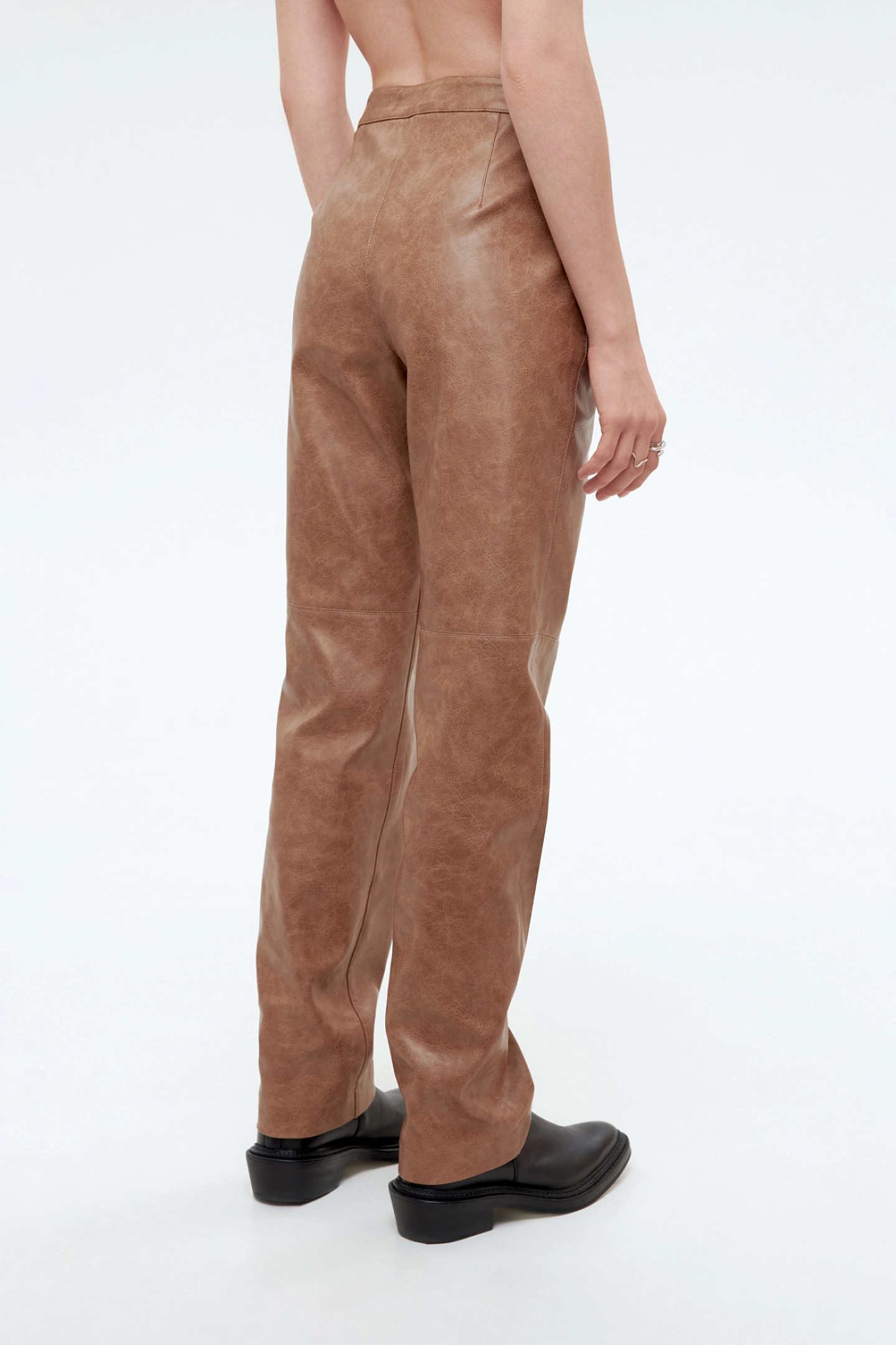 Брюки прямые из эко-кожи