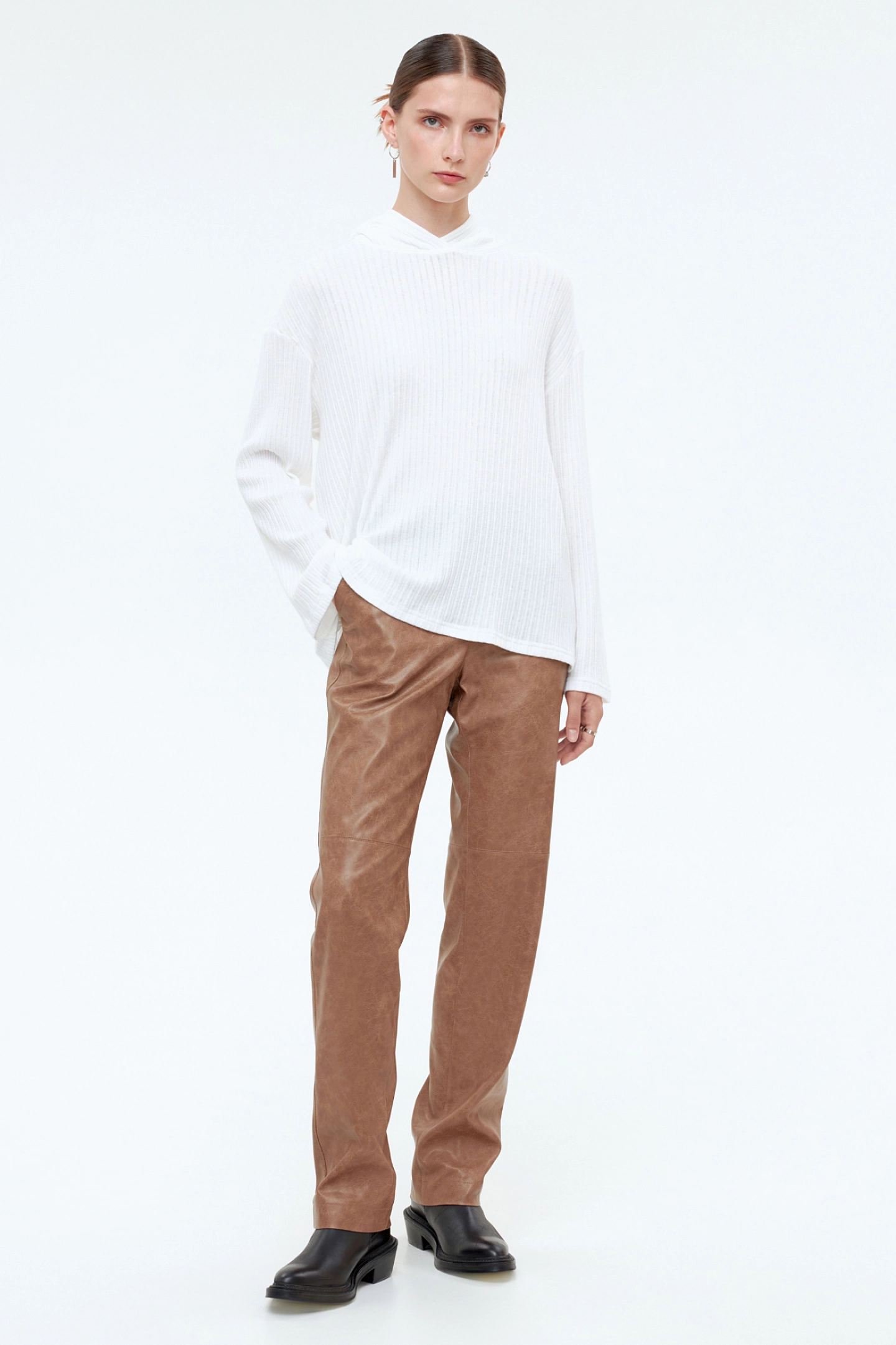 Брюки прямые из эко-кожи