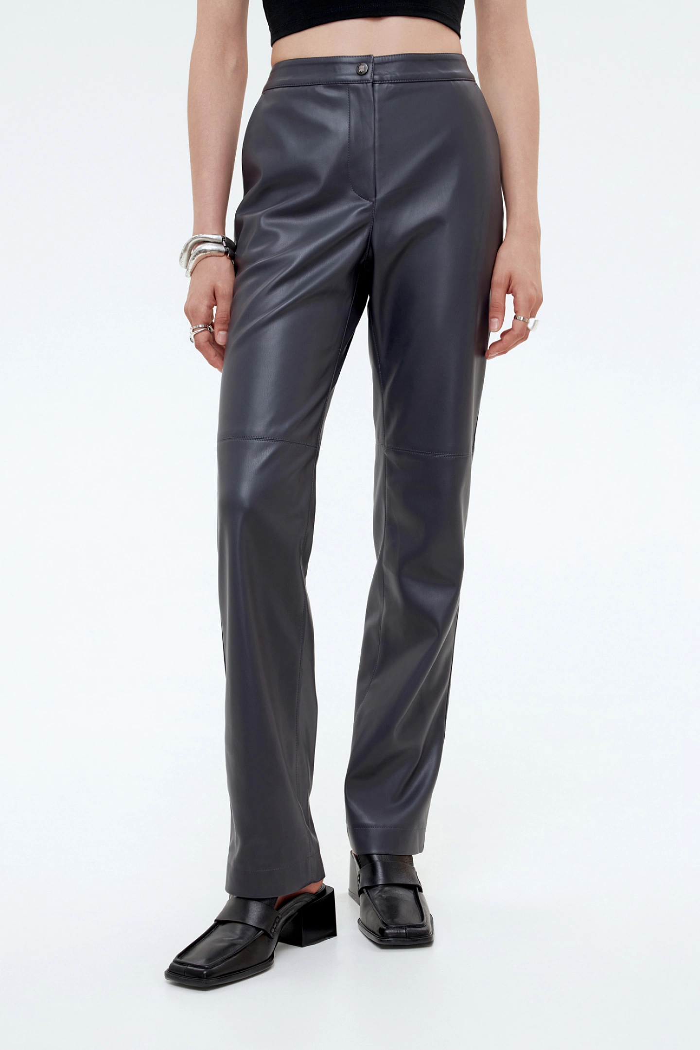 Брюки прямые из эко-кожи