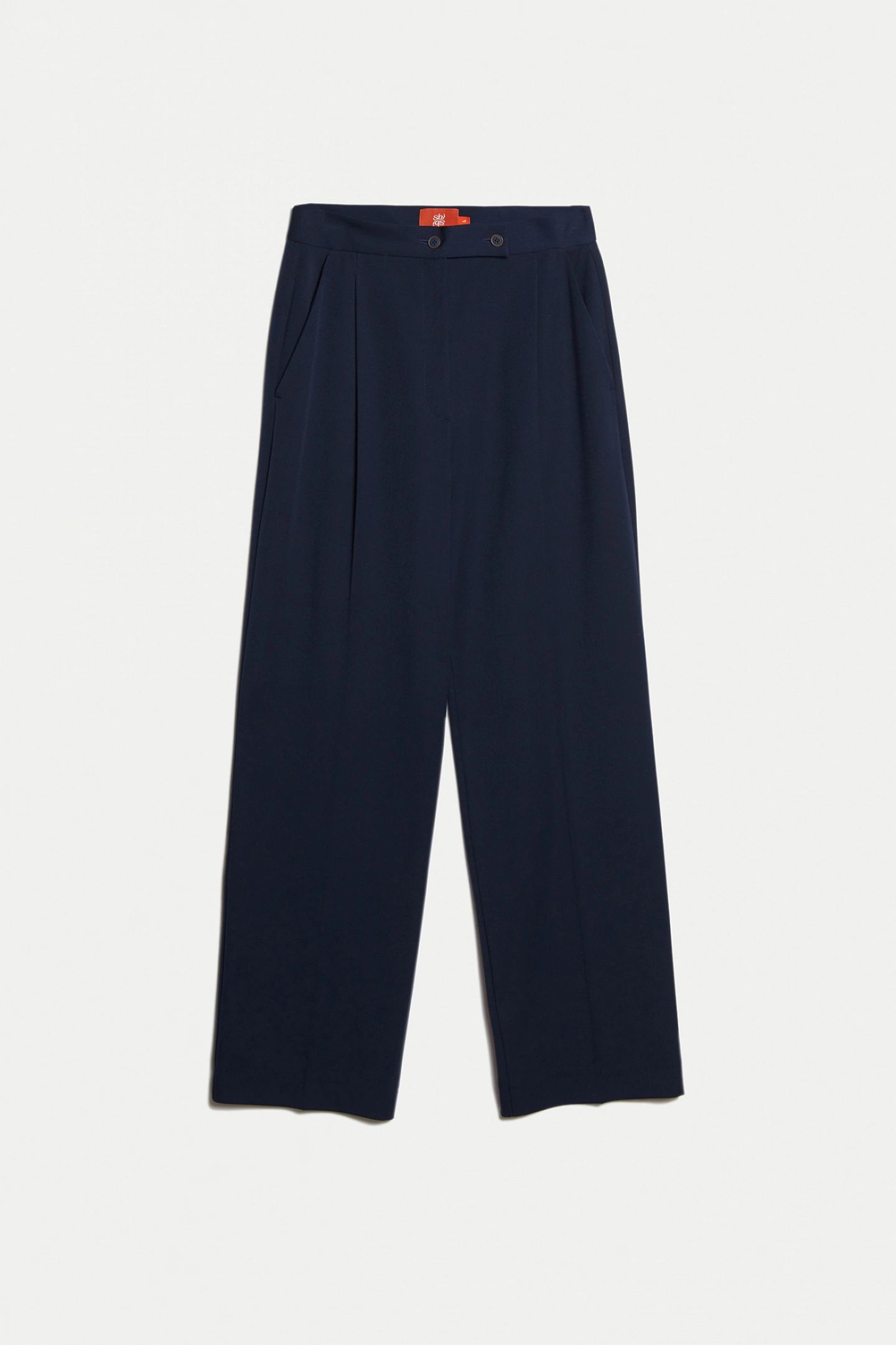 Straight leg pants with a high rise