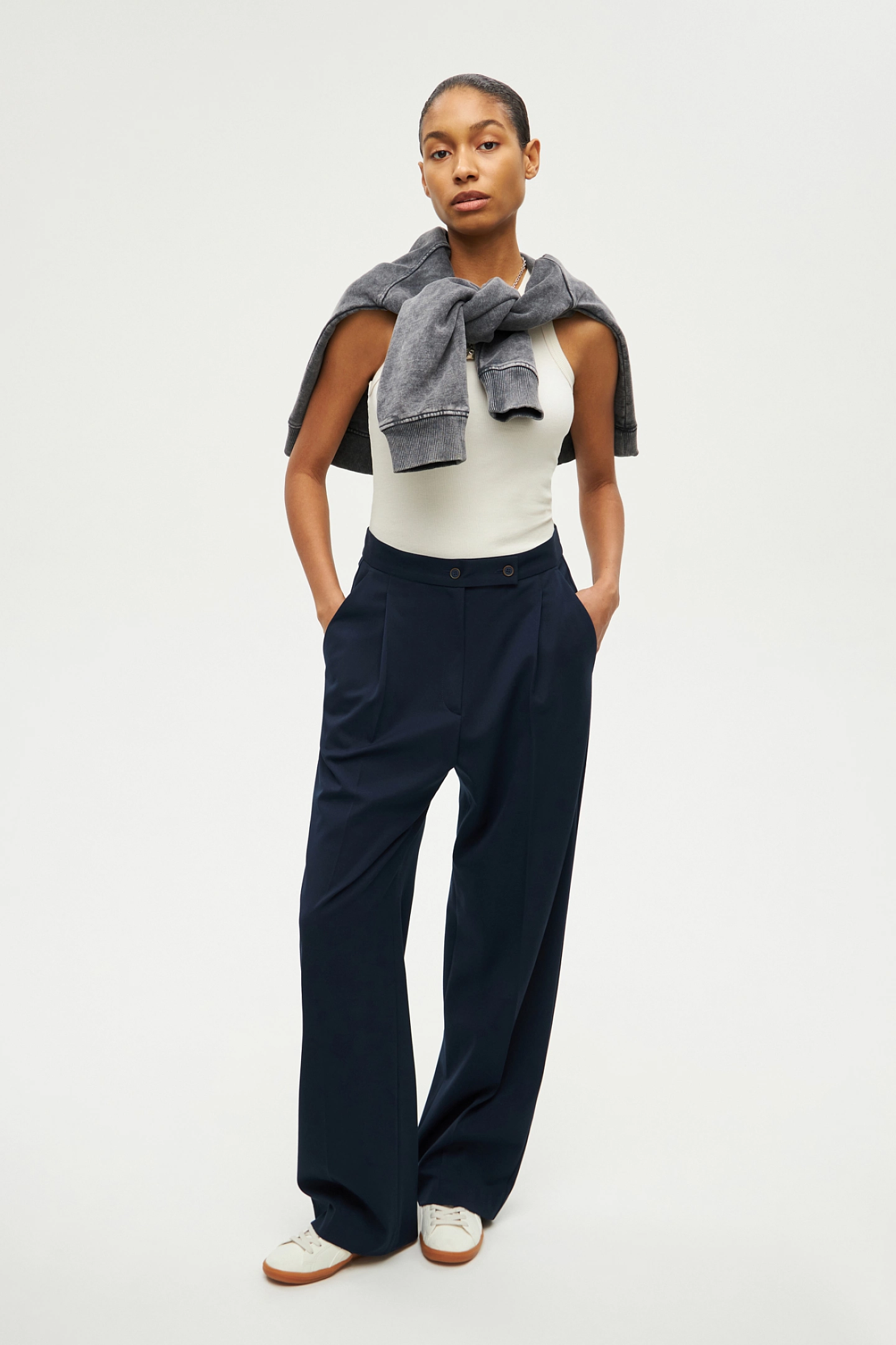 Straight leg pants with a high rise