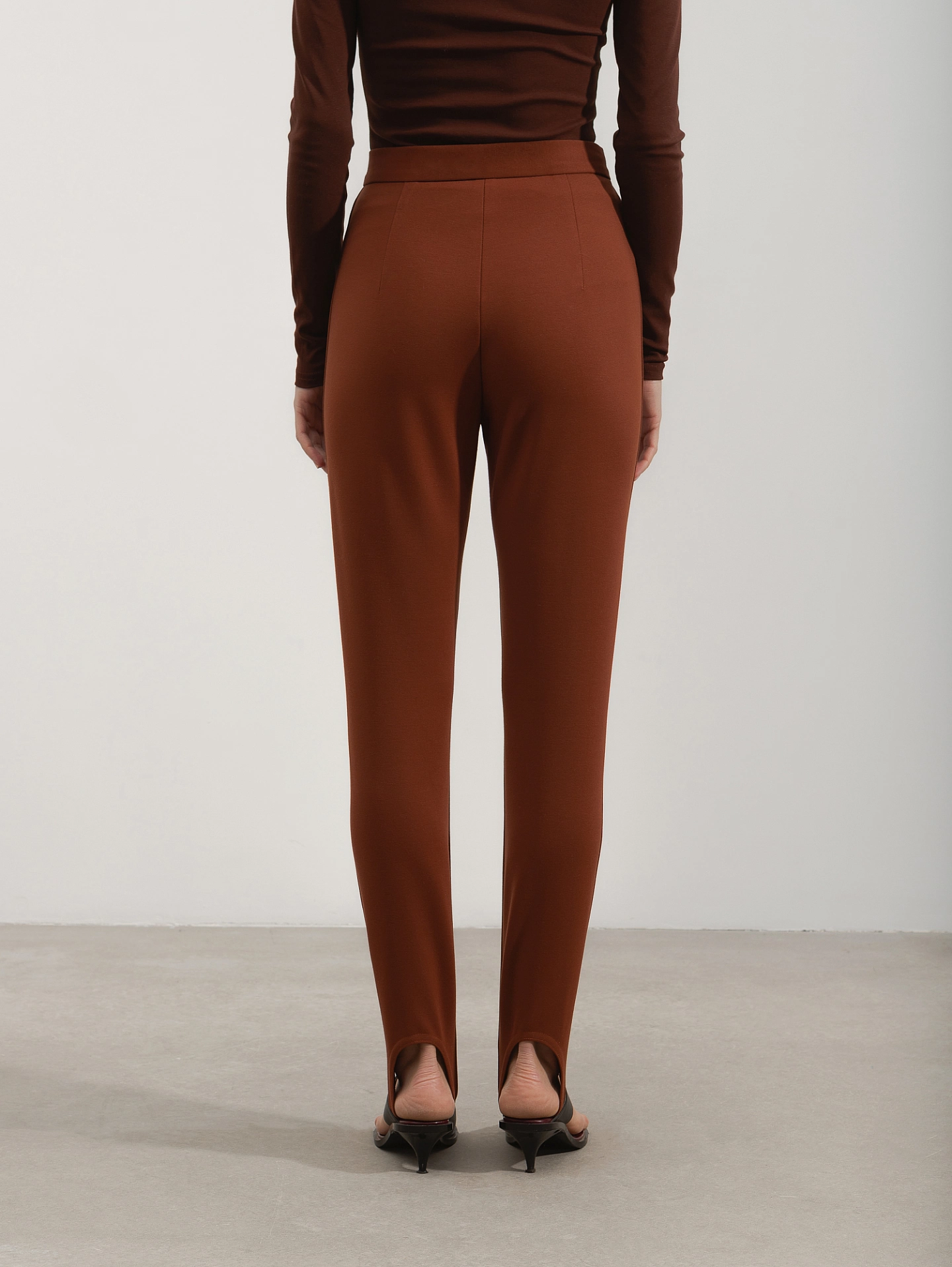 Легинсы со штрипками