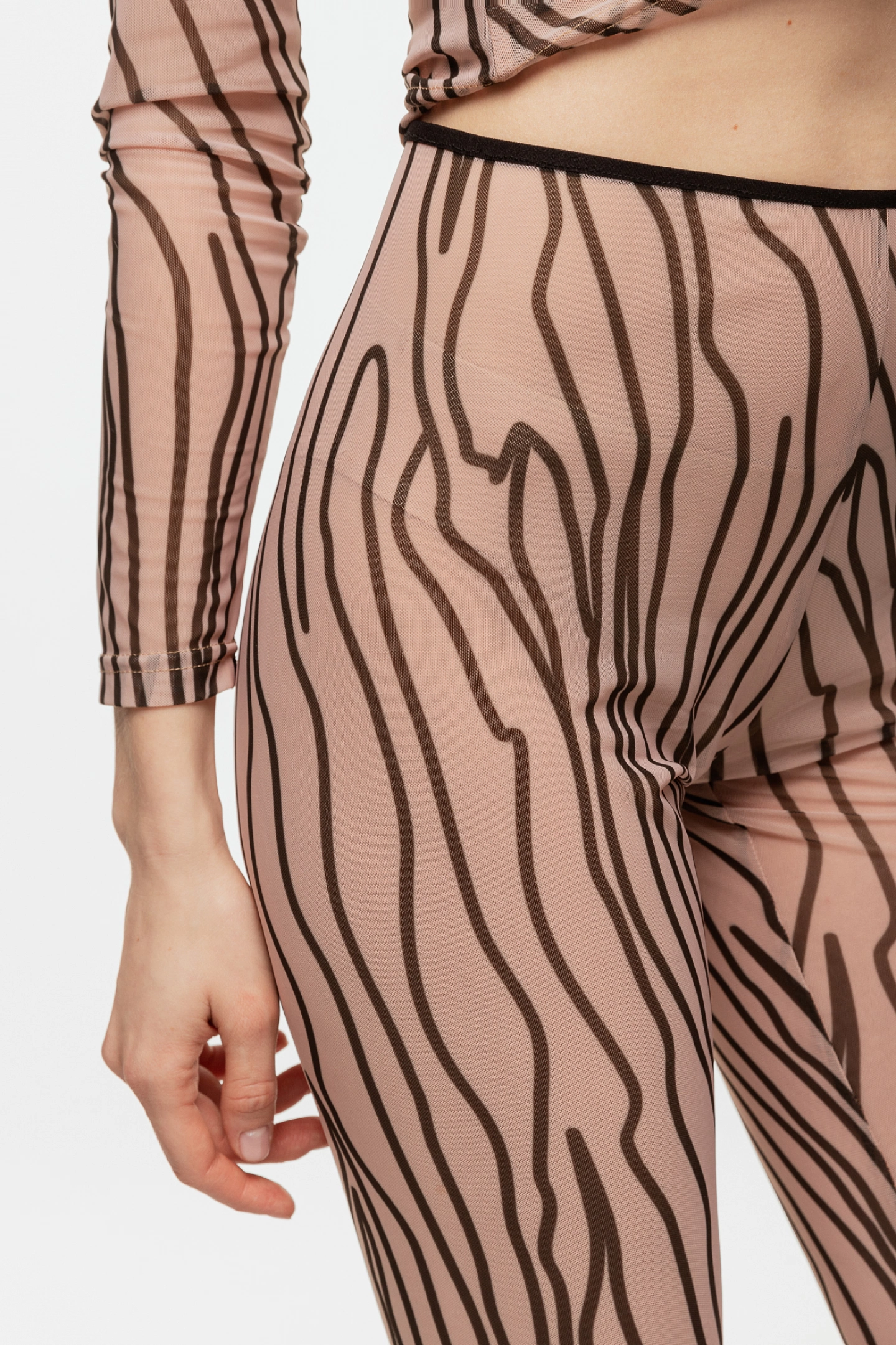 Брюки из трикотажной сетки