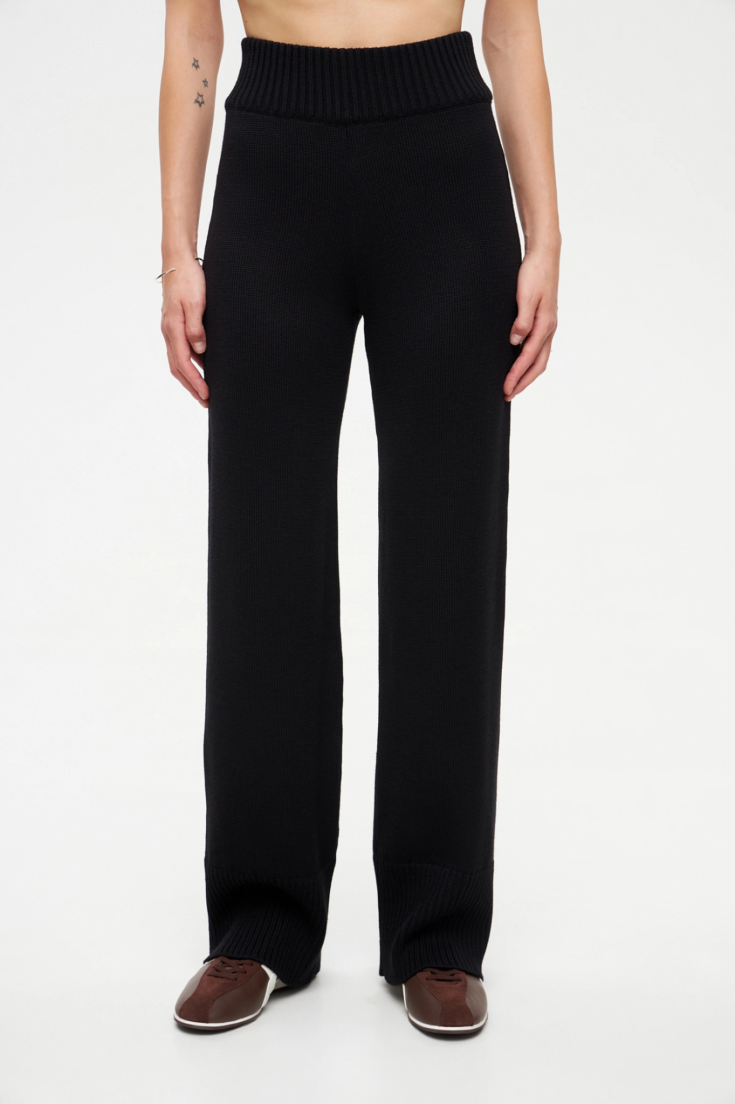 Брюки вязаные с широкой резинкой