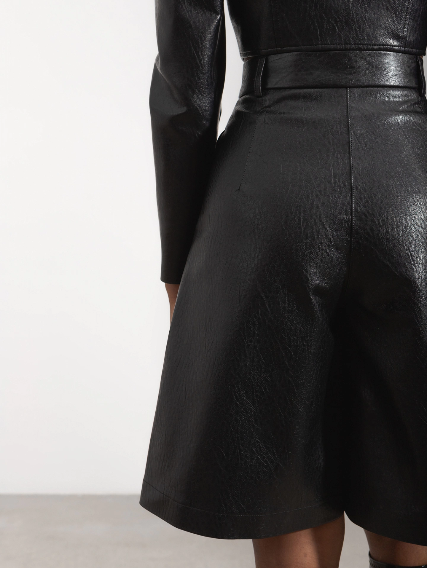 Шорты - бермуды широкие