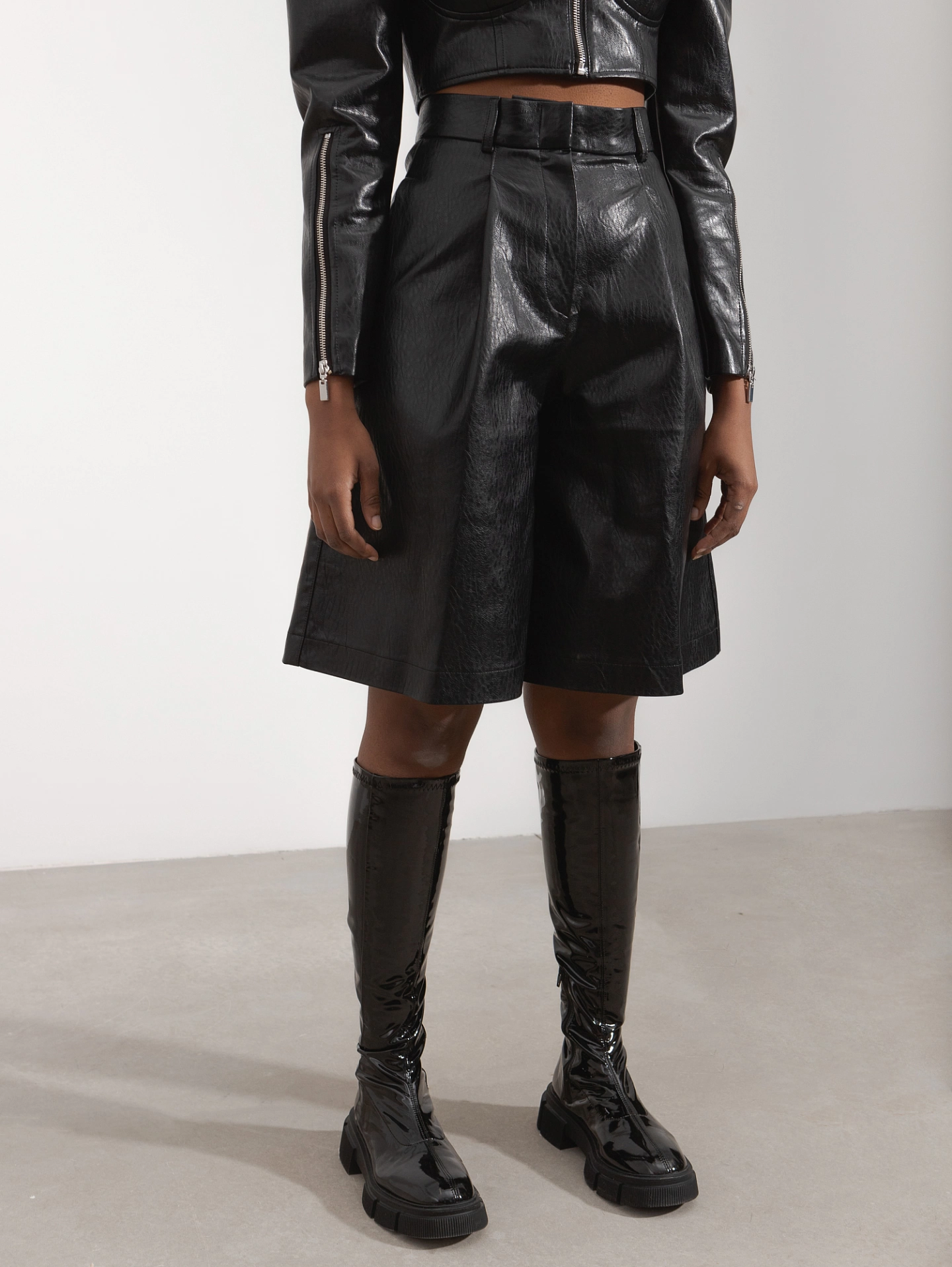 Шорты - бермуды широкие