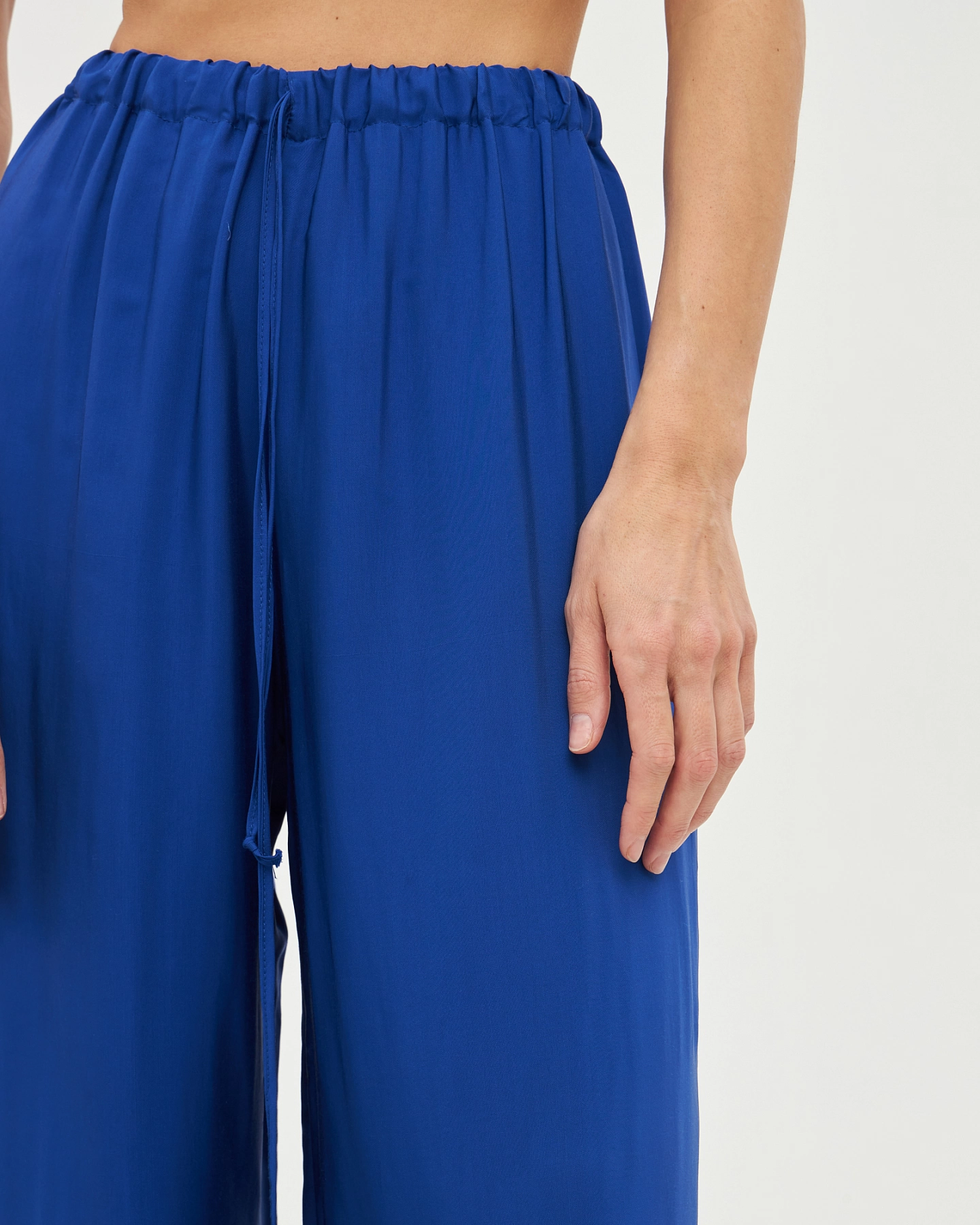 Брюки в пижамном стиле