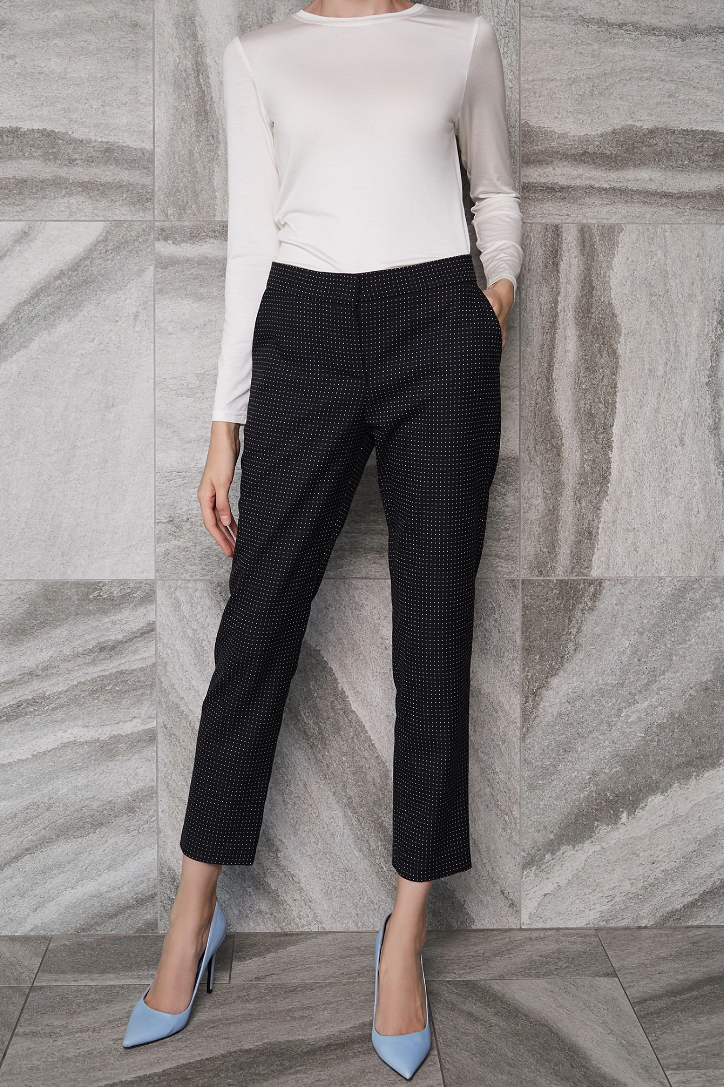 Брюки узкие со средней посадкой