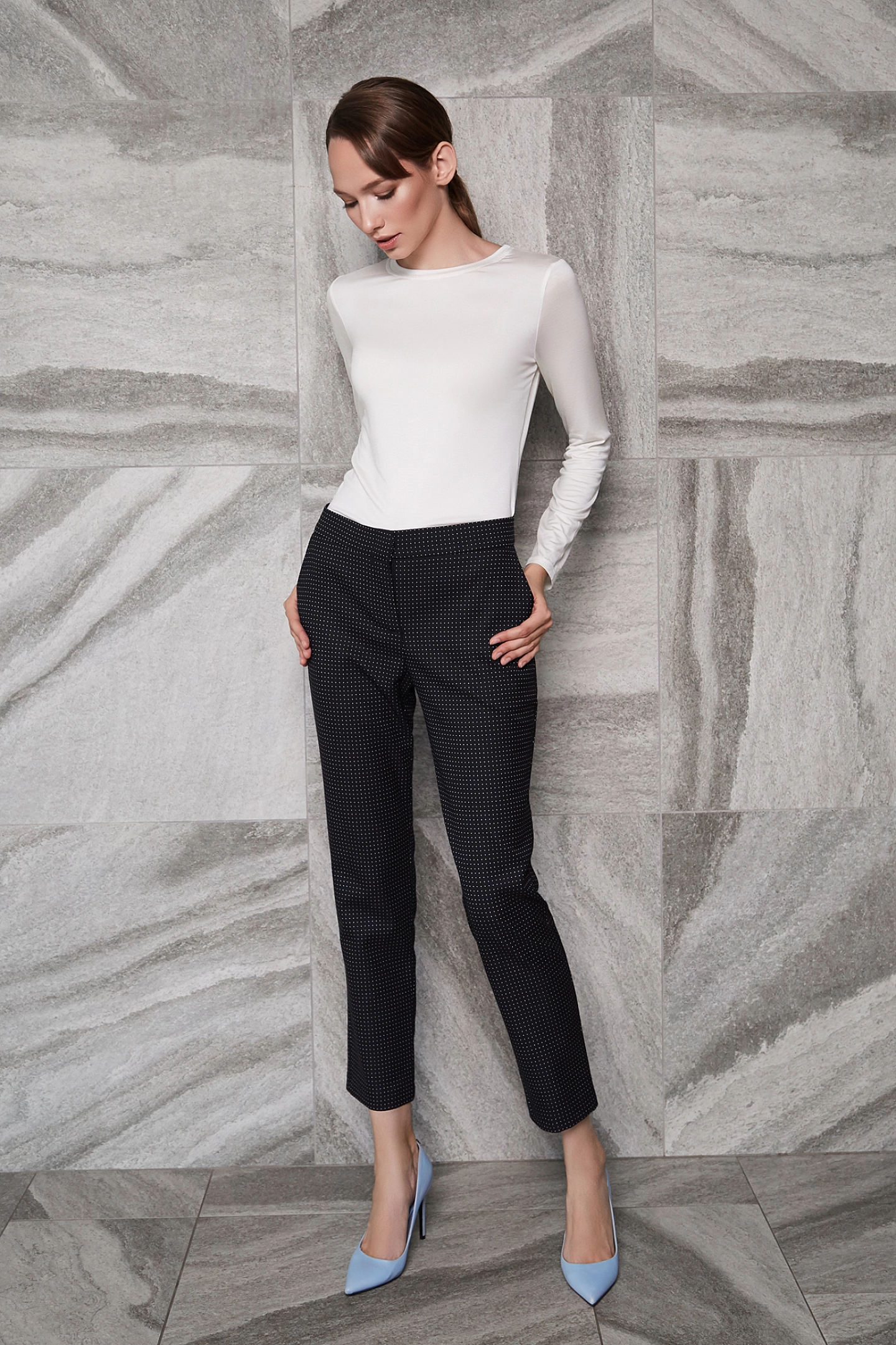 Брюки узкие со средней посадкой