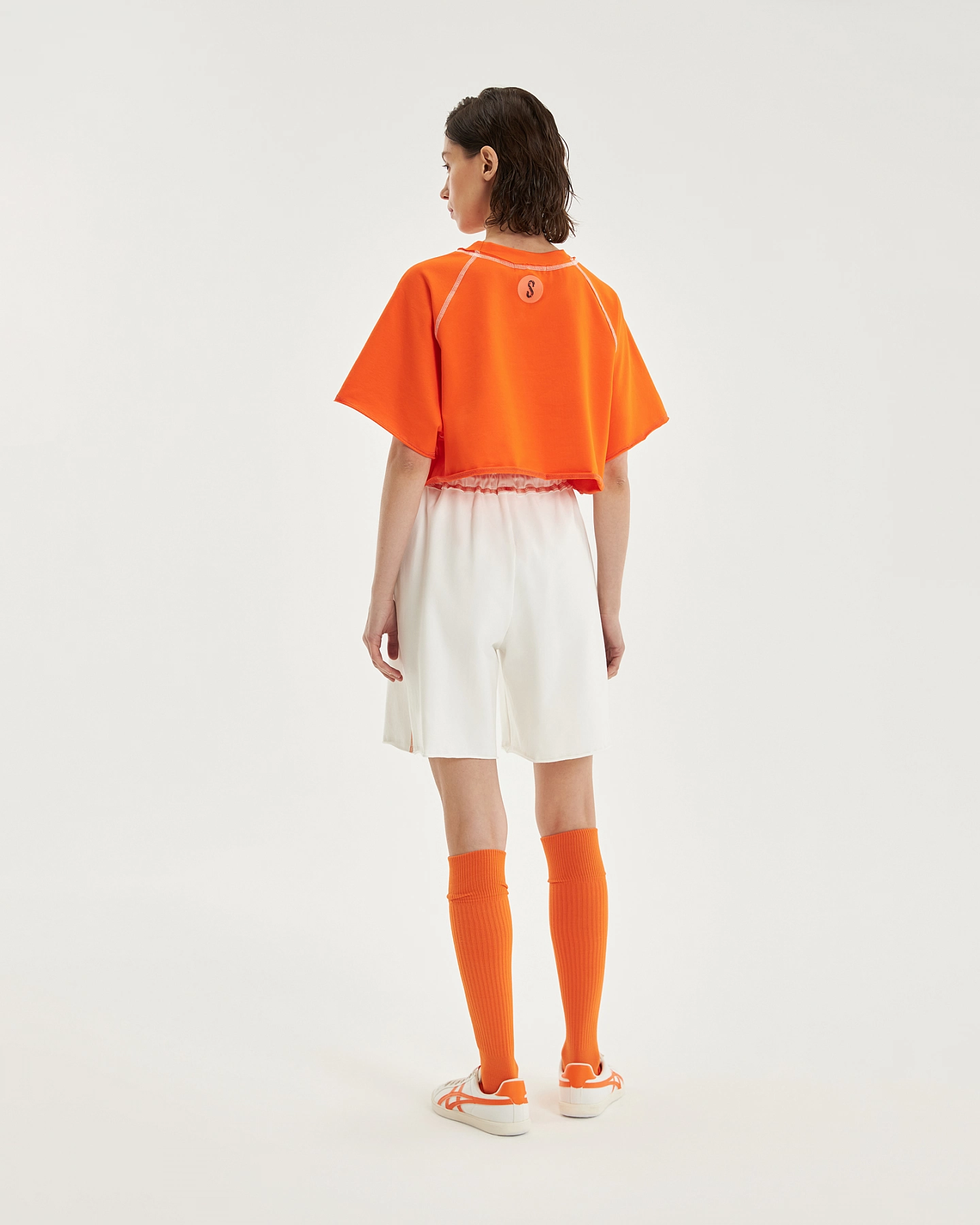 Футболка короткая с рукавом реглан