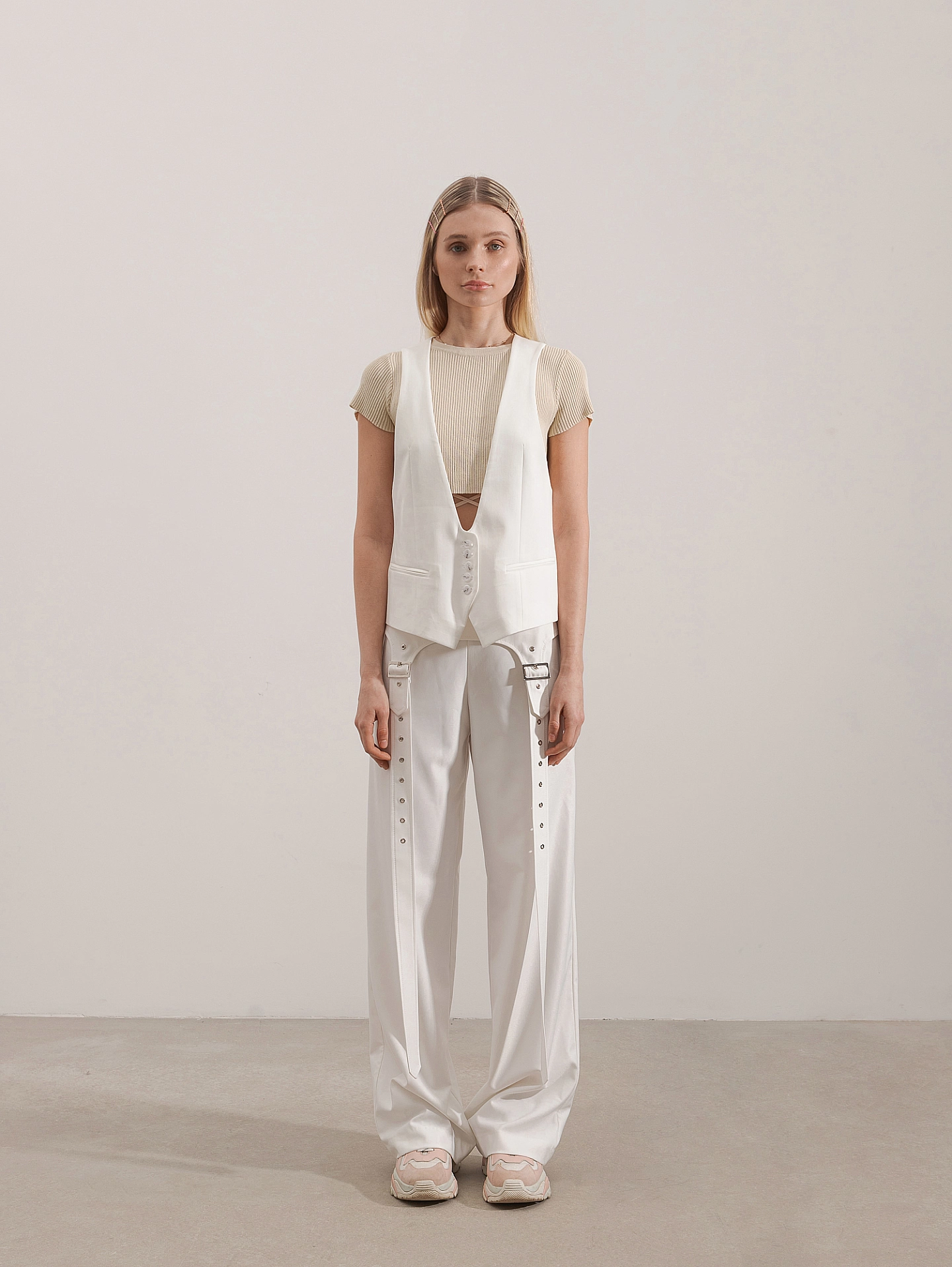 Жилет с фигурным бортом