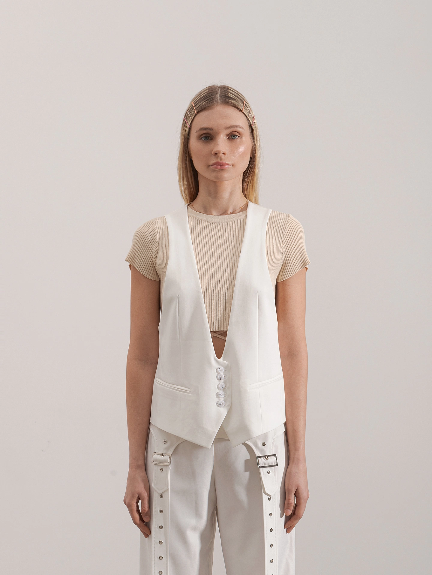 Жилет с фигурным бортом