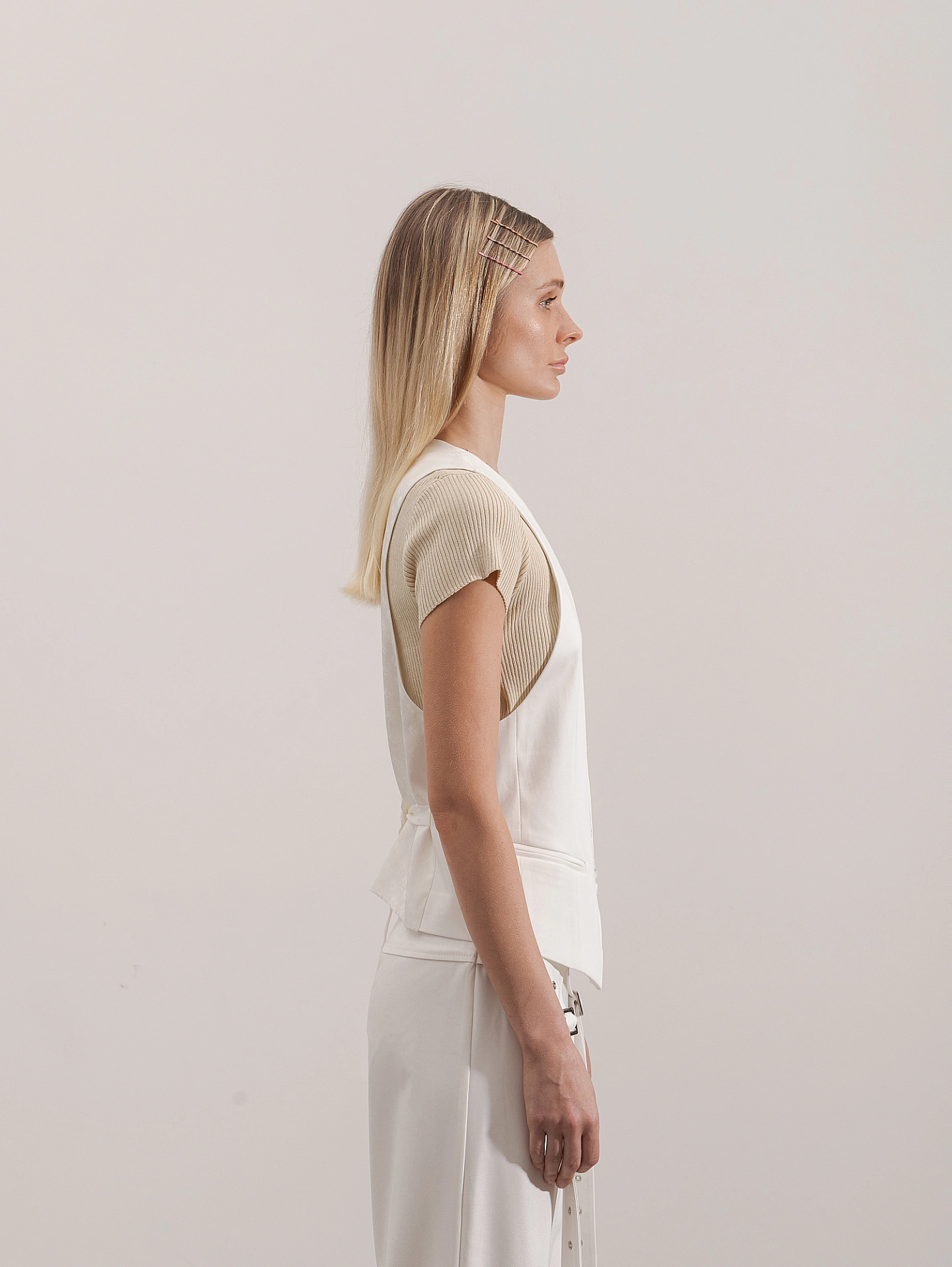 Жилет с фигурным бортом