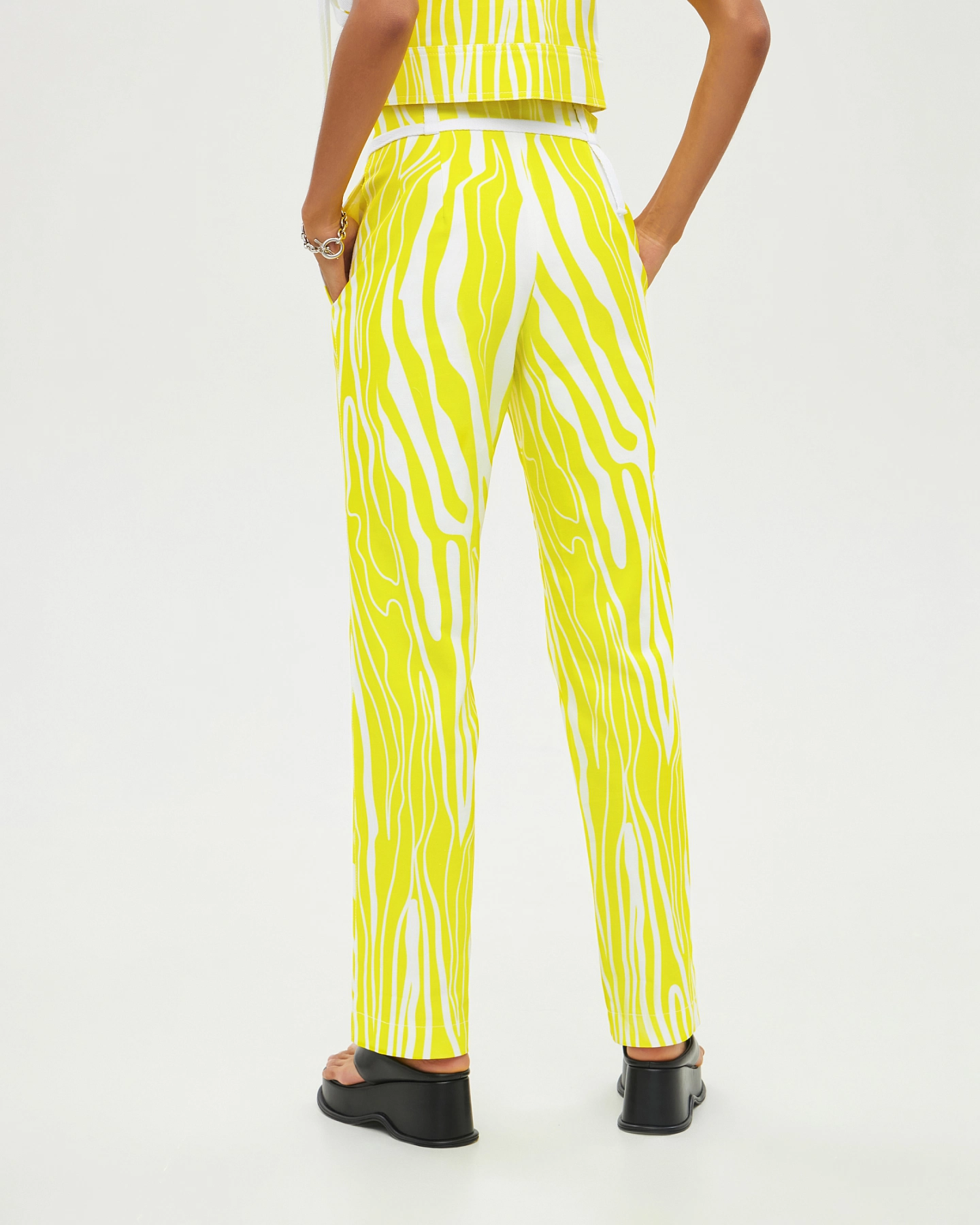 Straight pants with straps