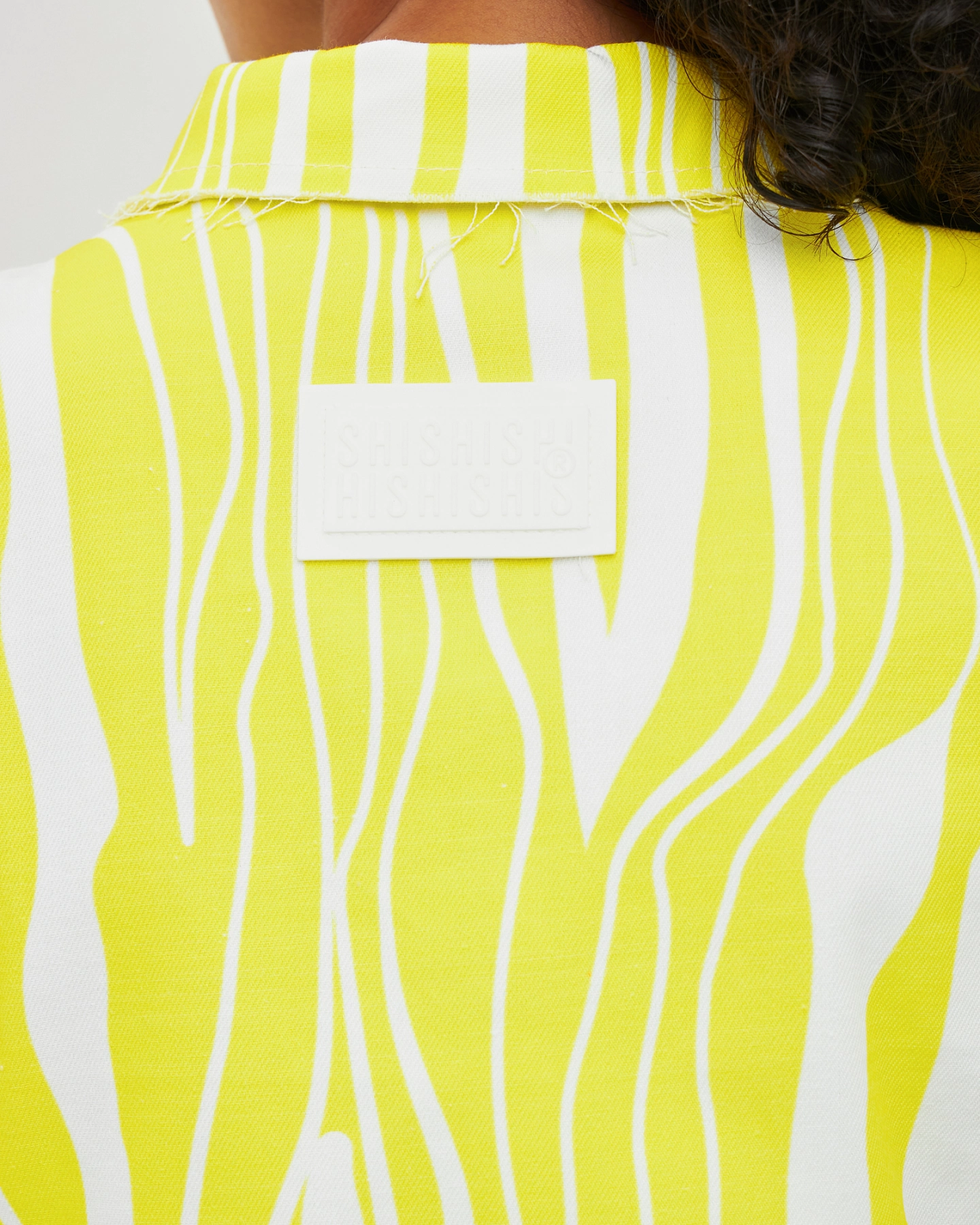 Жилет короткий с лентами