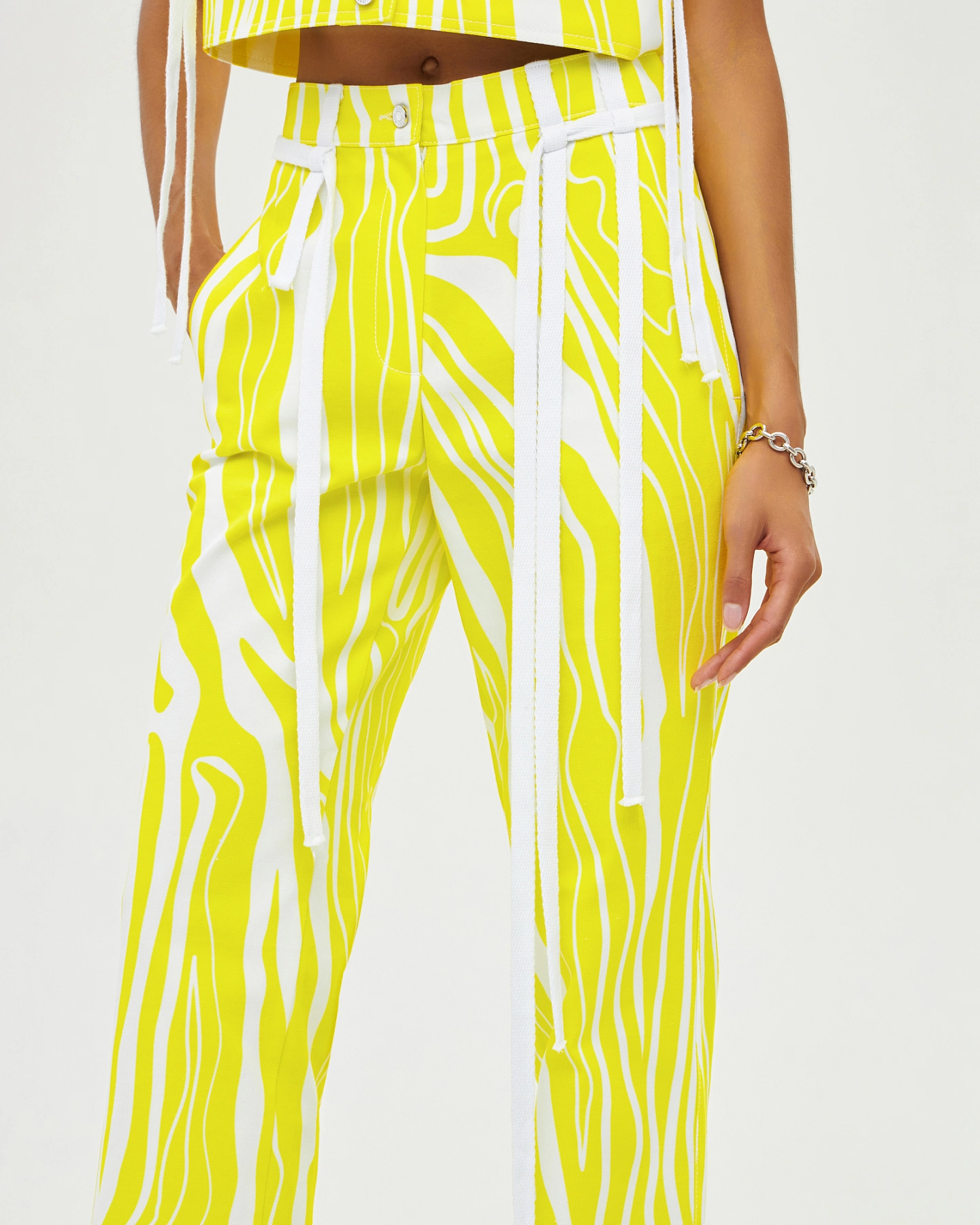 Straight pants with straps