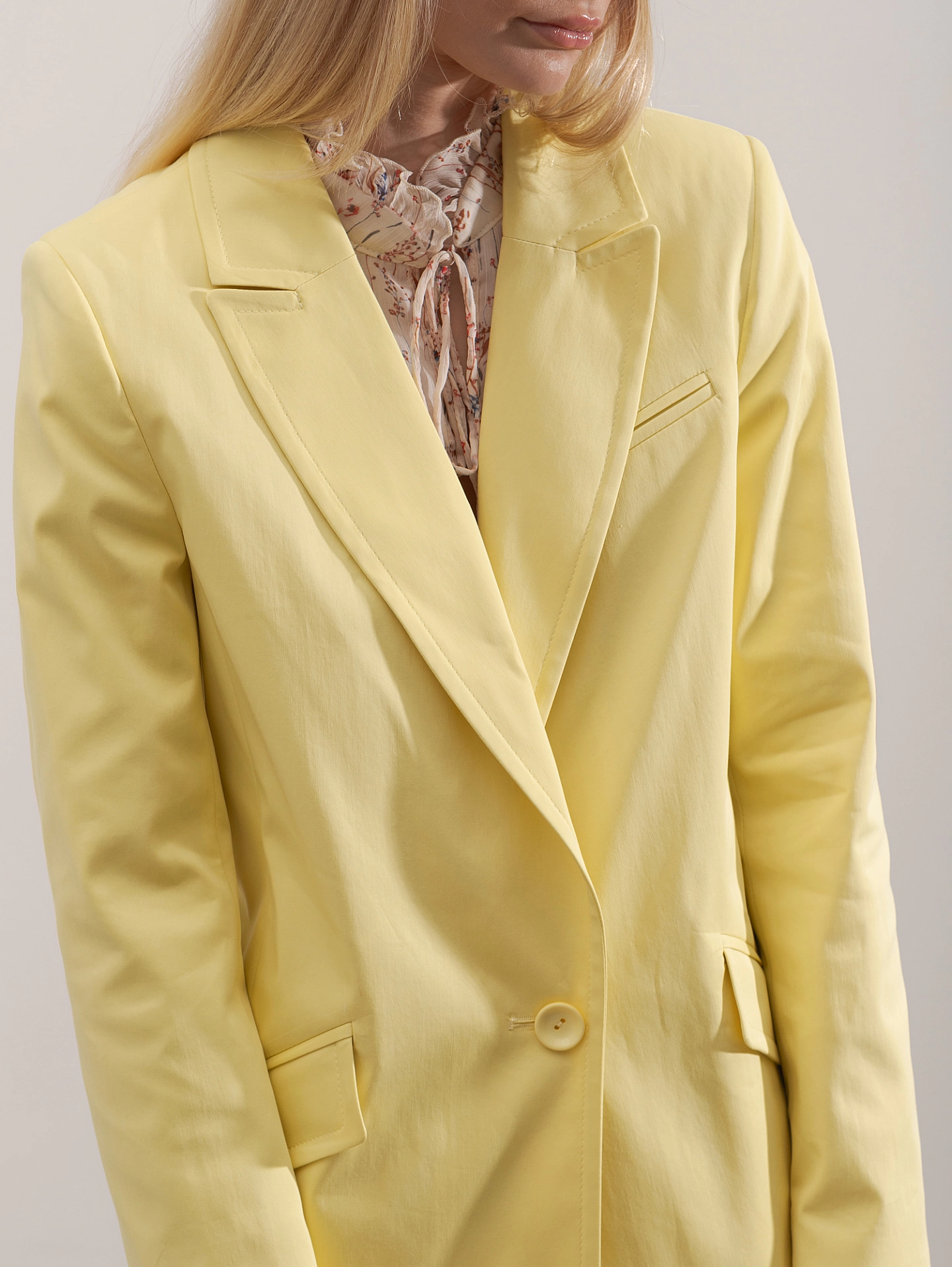 Блейзер прямого силуэта