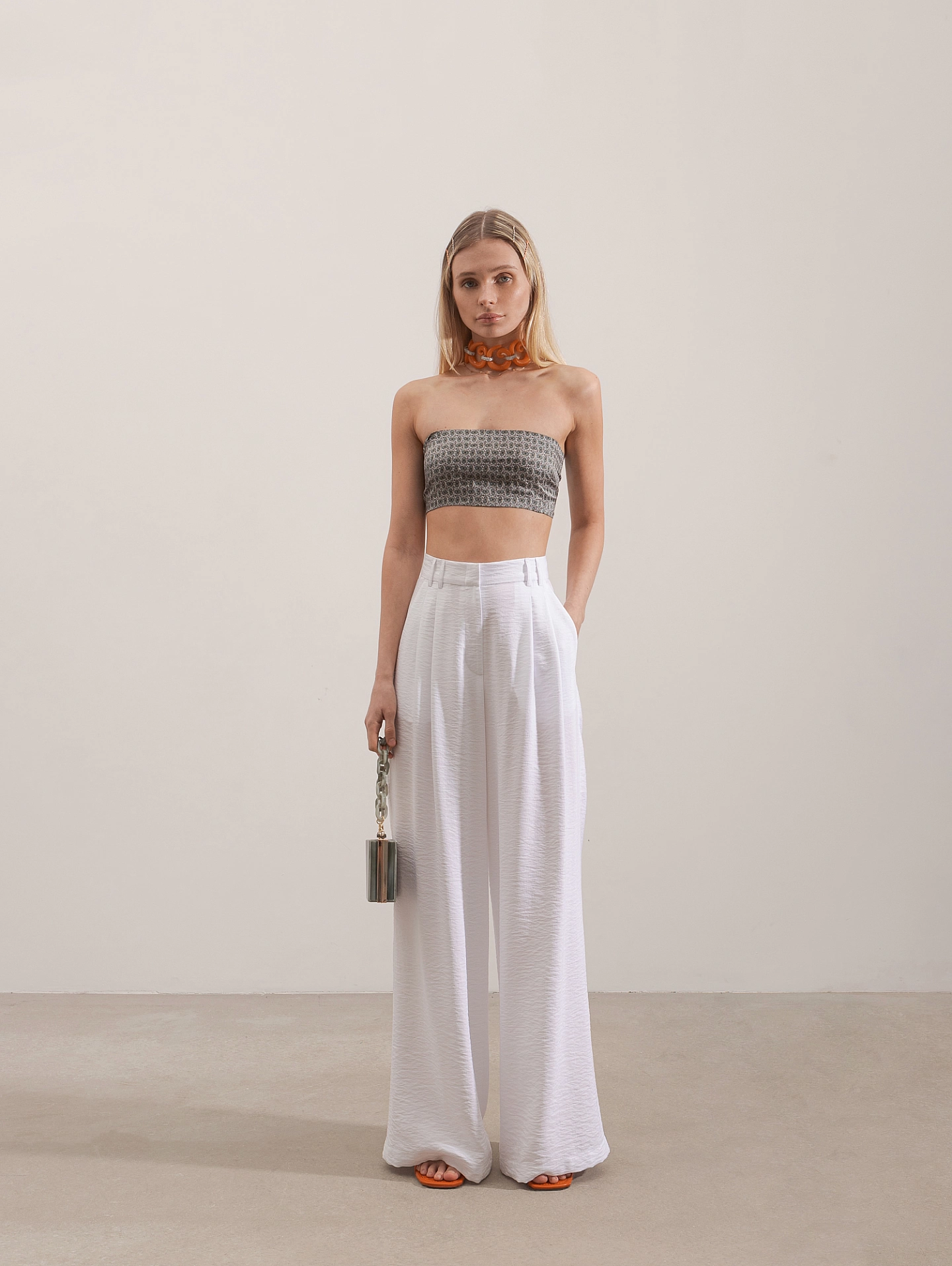 Брюки с двумя складками