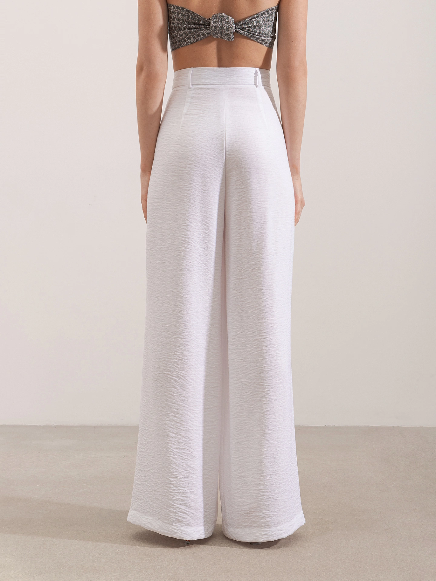 Брюки с двумя складками