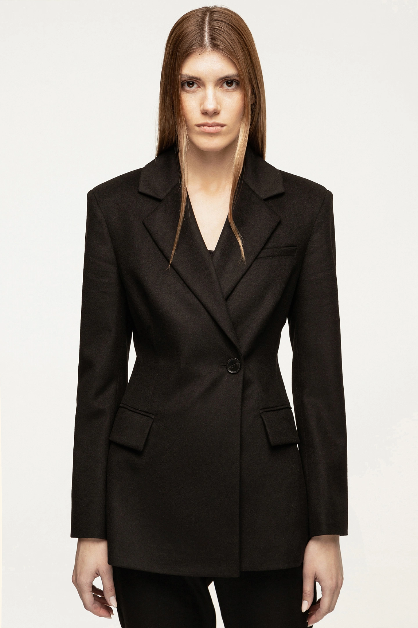 Жакет приталенный с увеличенным плечом