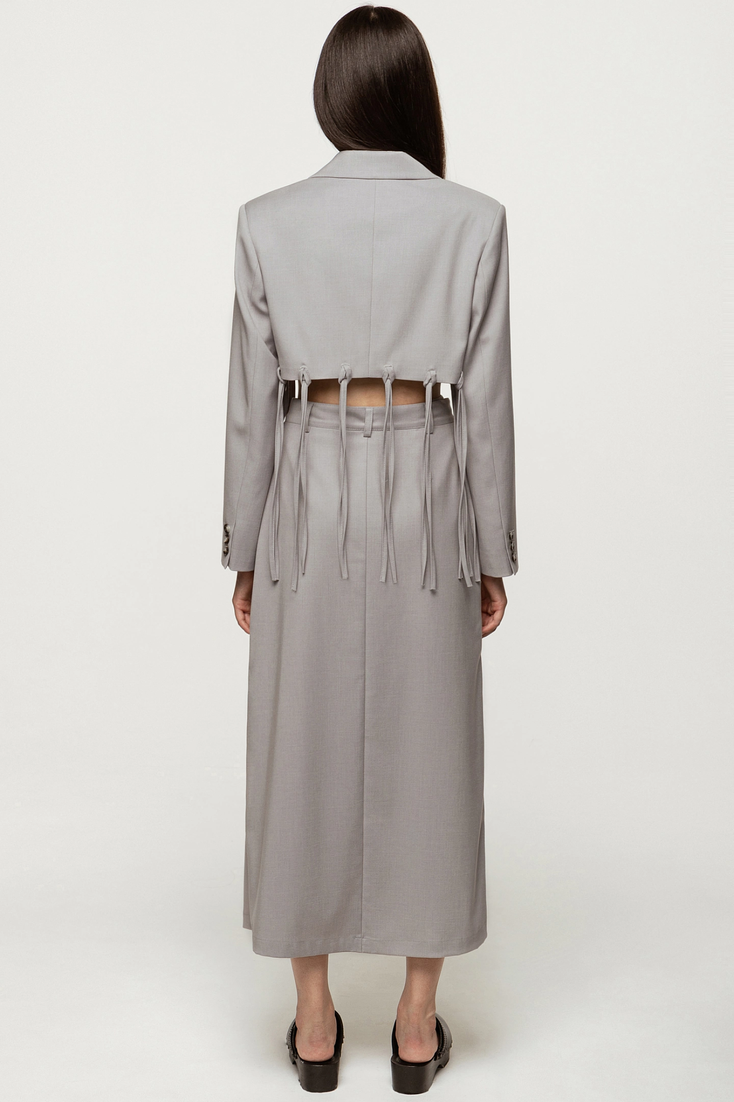 Жакет укороченный с завязками и юбка двухслойная