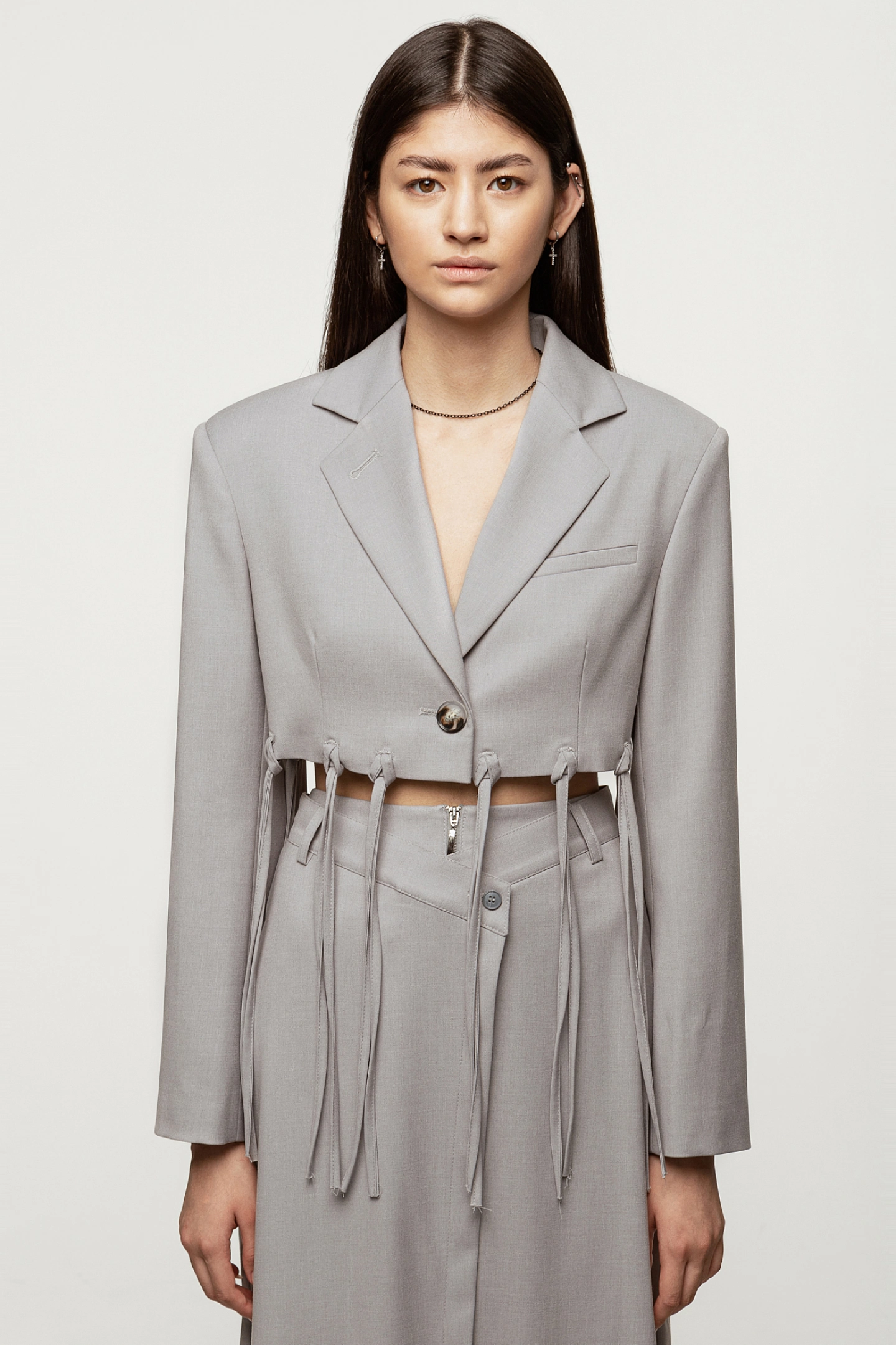 Жакет укороченный с завязками и юбка двухслойная