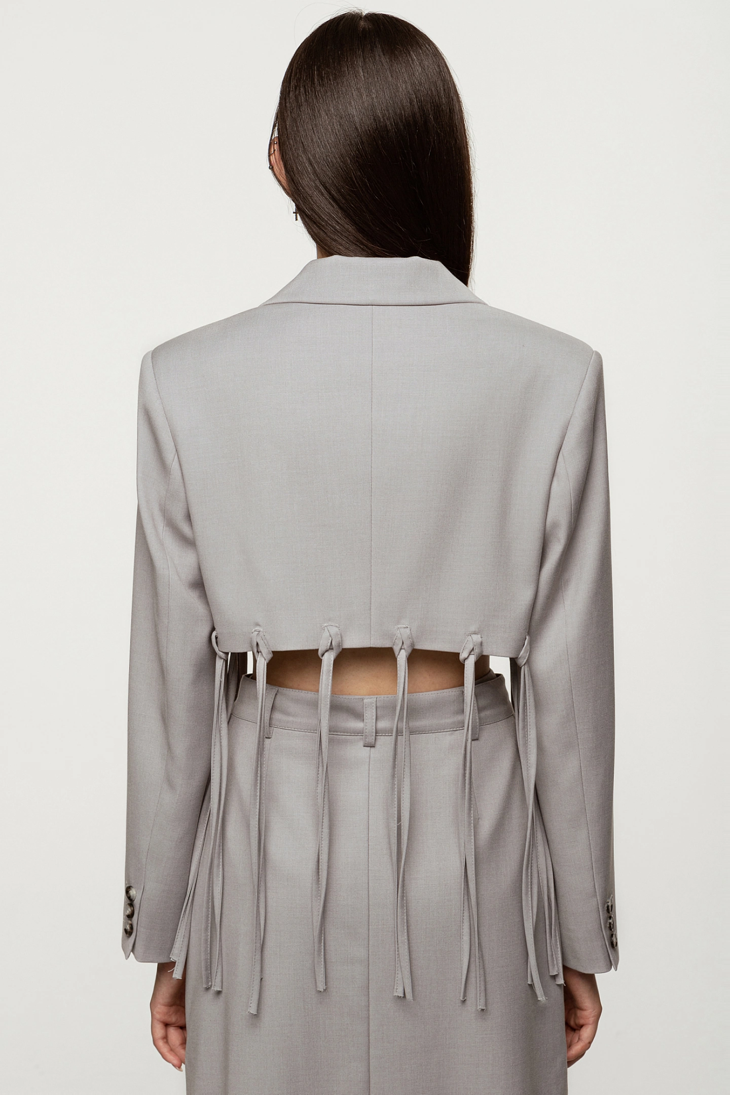 Жакет укороченный с завязками и юбка двухслойная