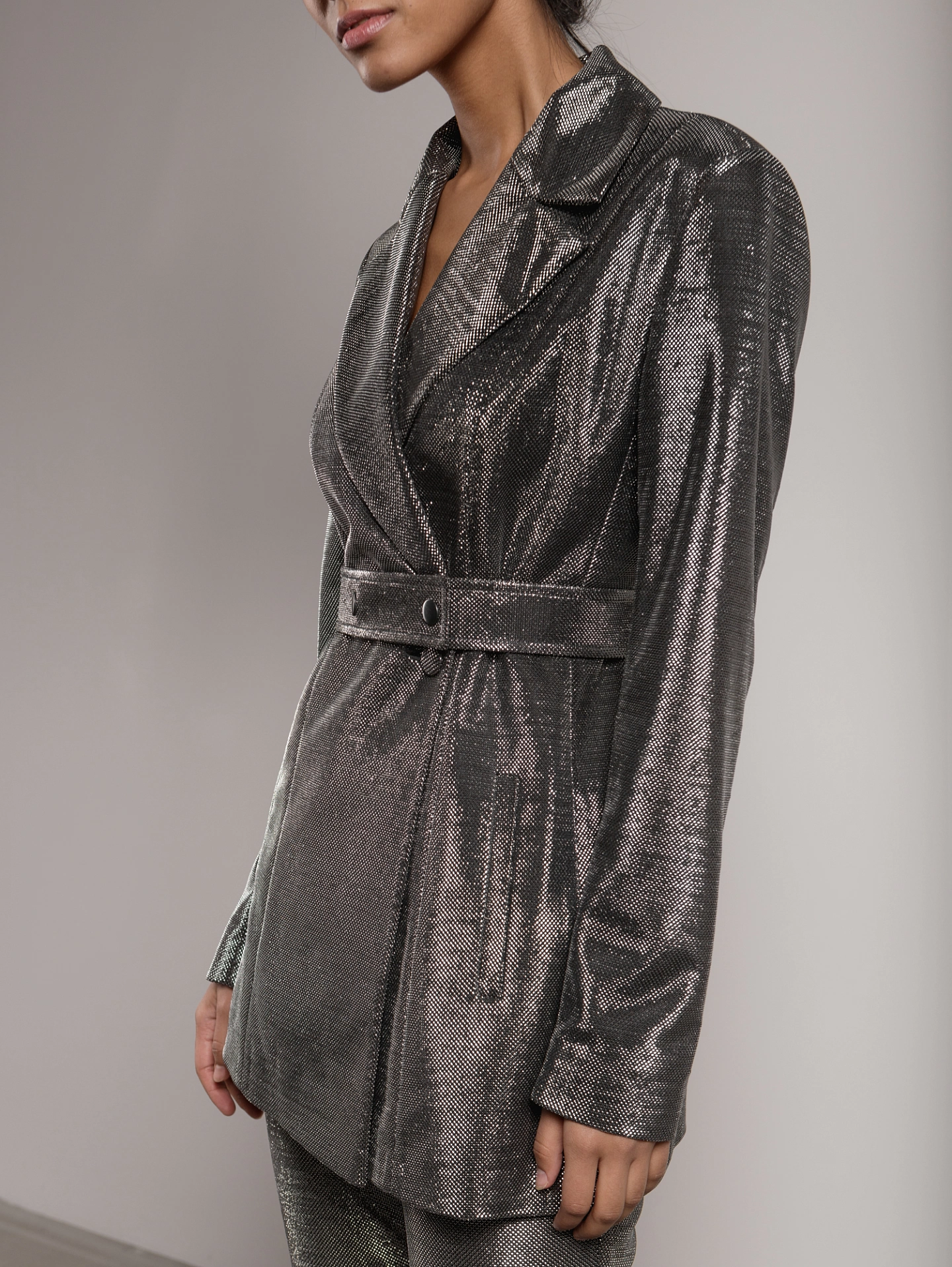 Жакет песочные часы и узкие укороченные брюки