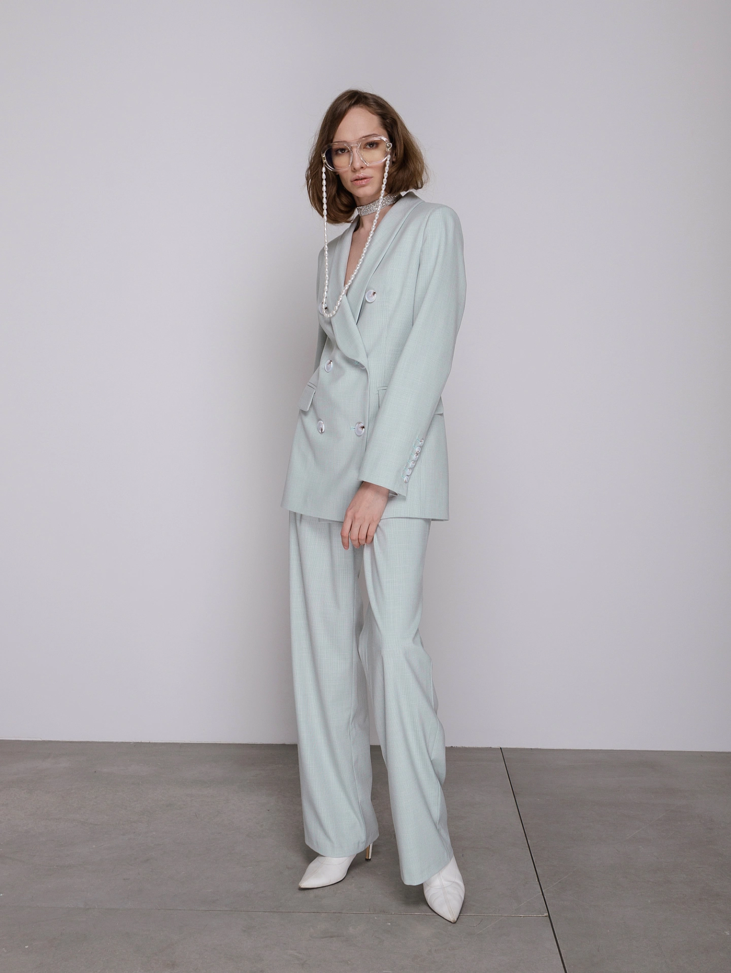 Жакет двубортный с воротником шаль и брюки - трубы