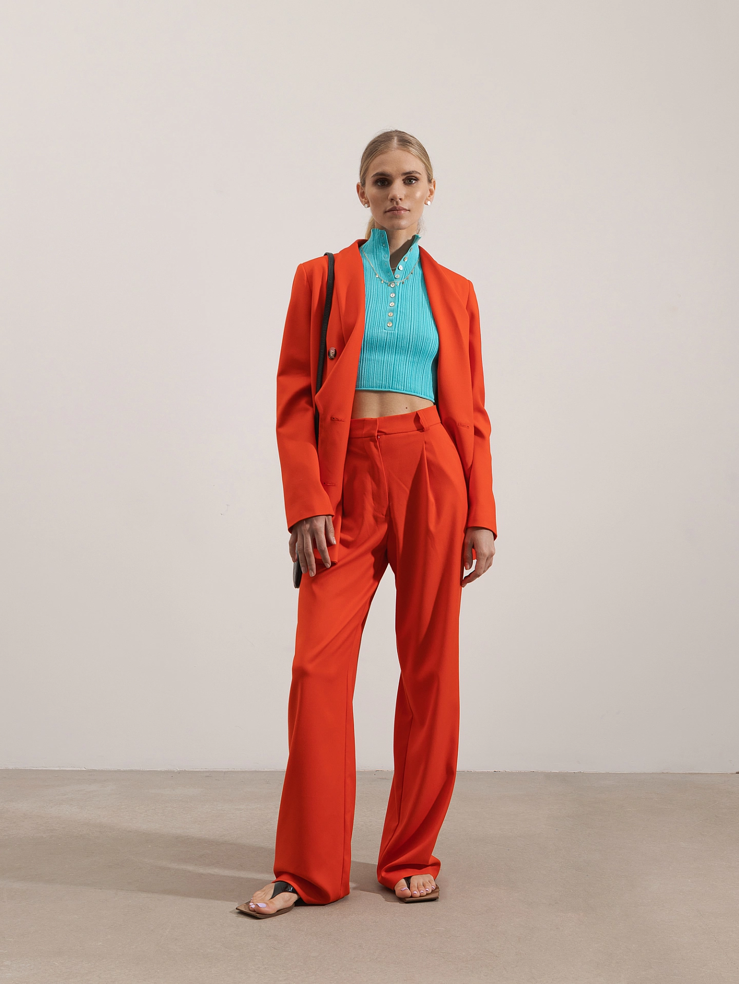 Жакет двубортный с воротником шаль и брюки - трубы