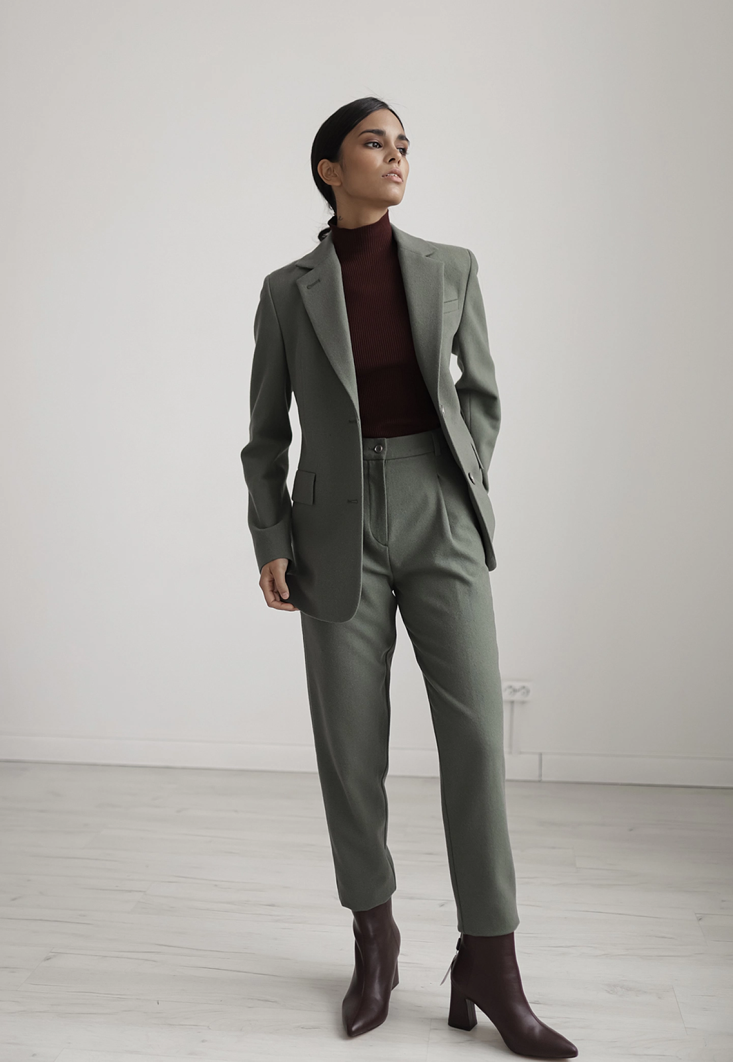 Жакет пальто и брюки с защипами