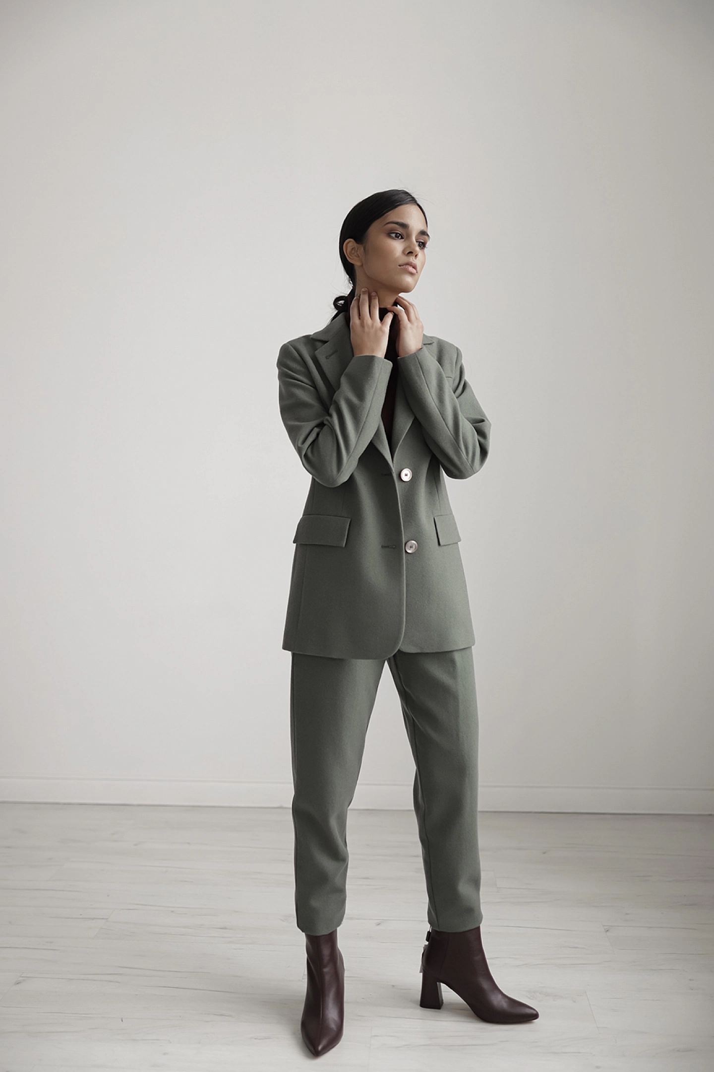 Жакет пальто и брюки с защипами