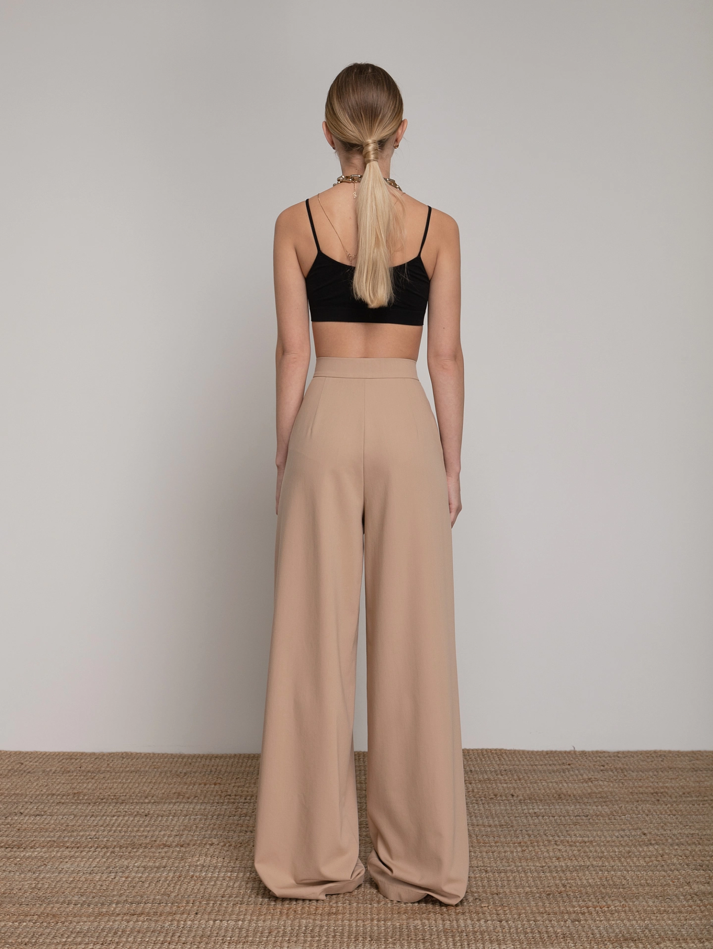 Брюки широкие с двумя складками