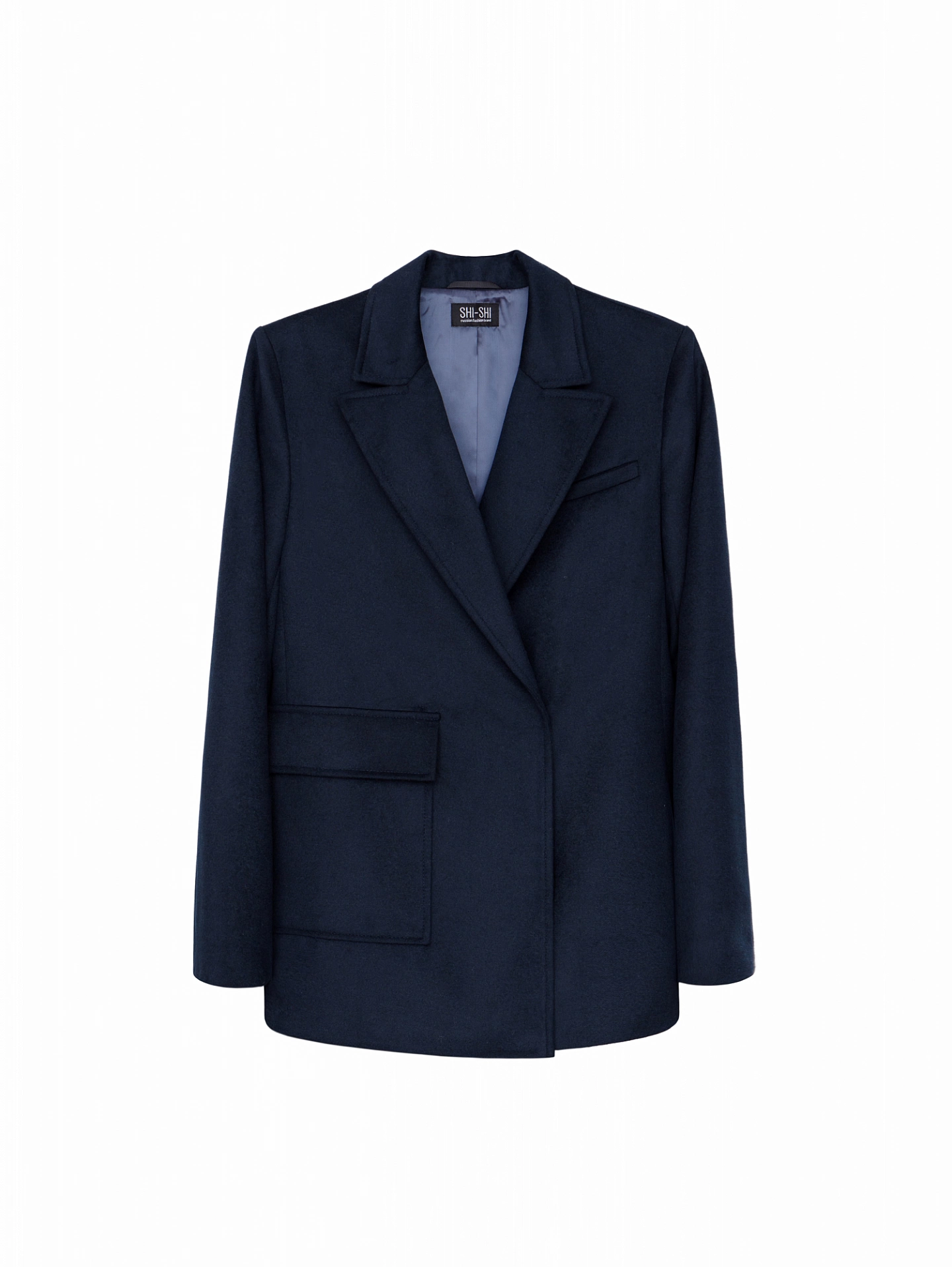 Жакет с асимметричным карманом и брюки бананы с задними карманами