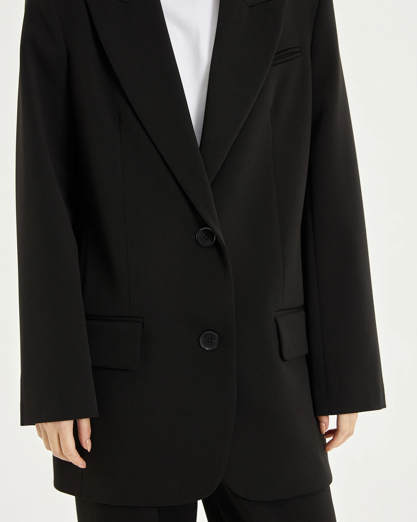 Жакет однобортный свободной формы и брюки - трубы