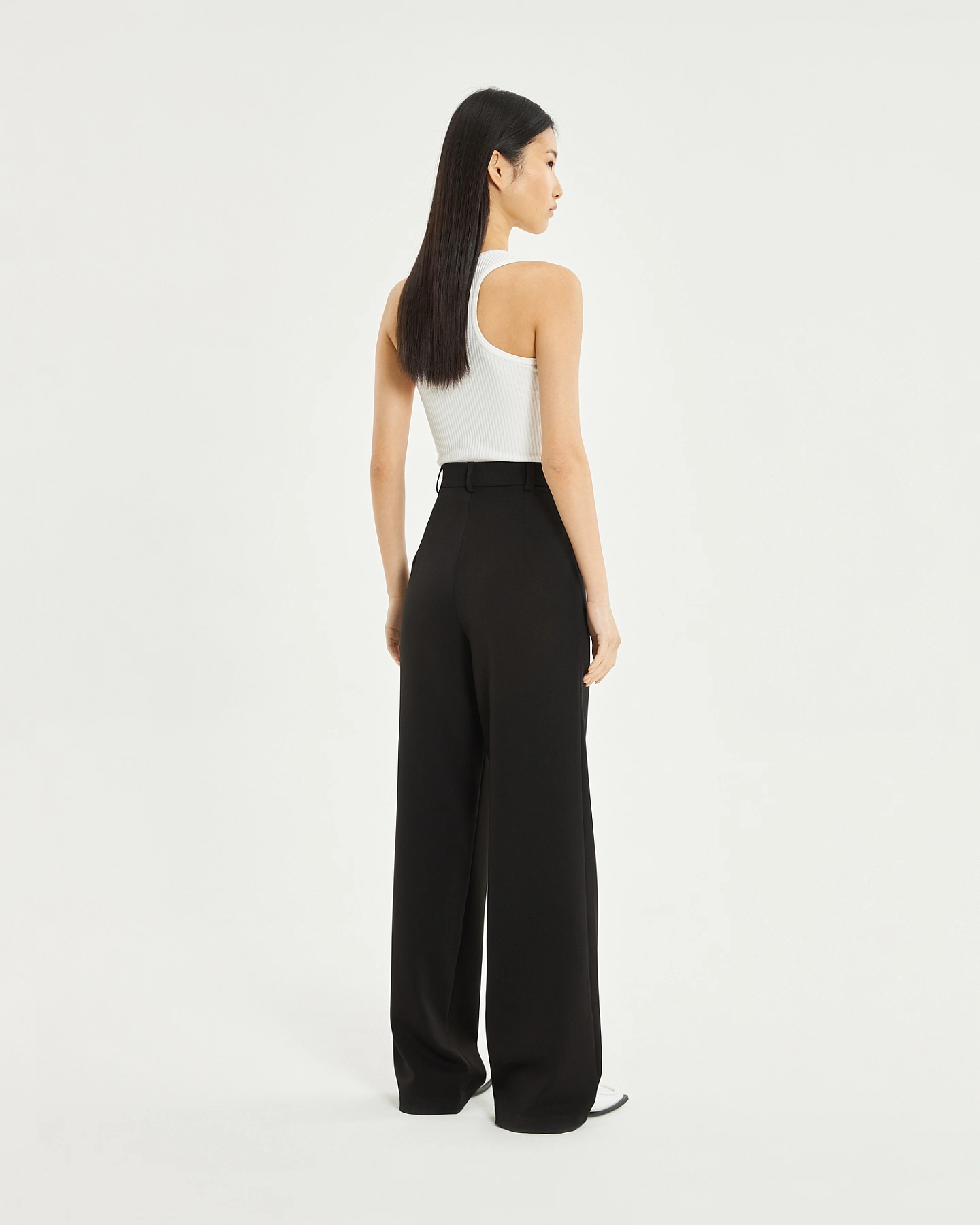 Жакет однобортный свободной формы и брюки - трубы