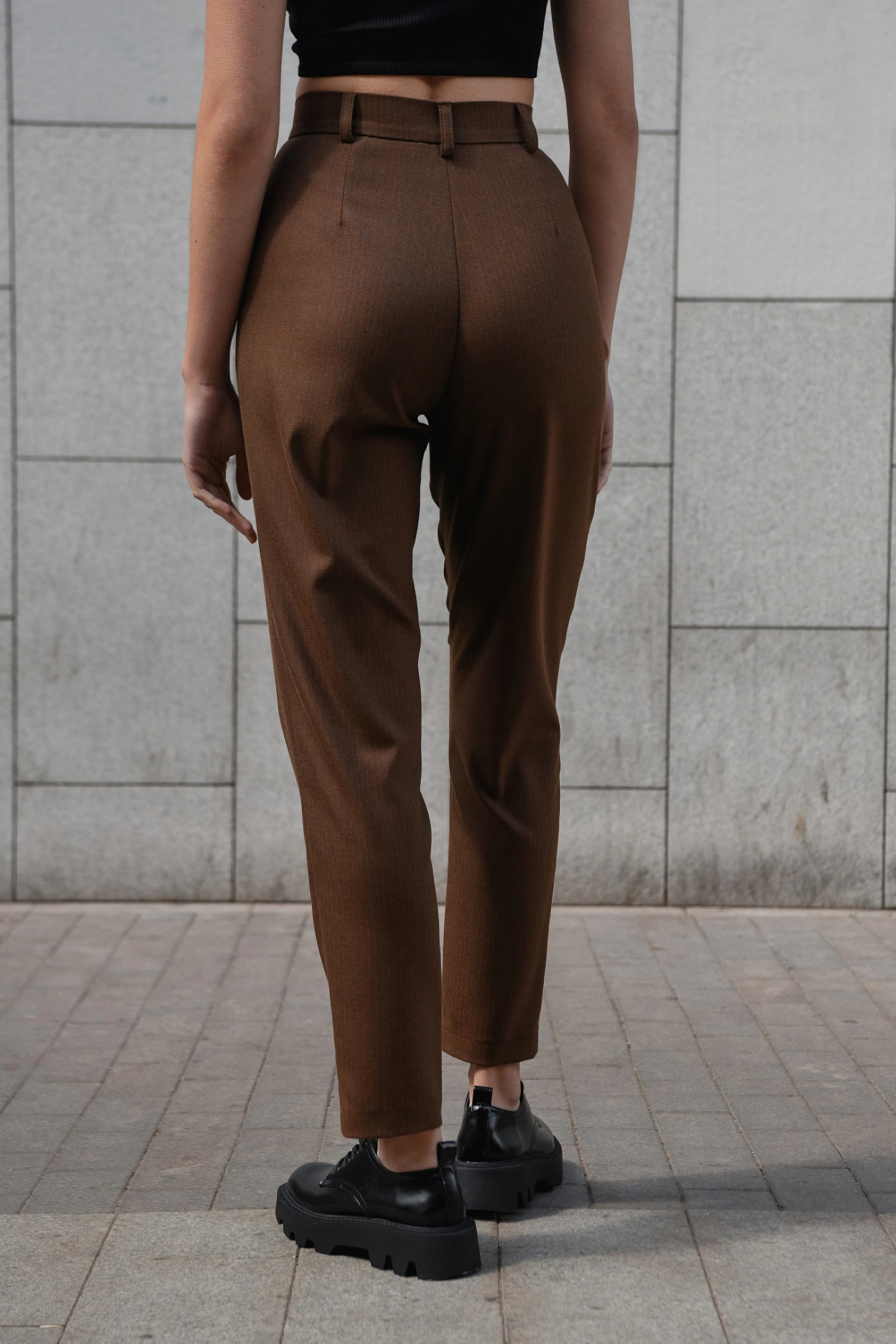 Брюки с защипами