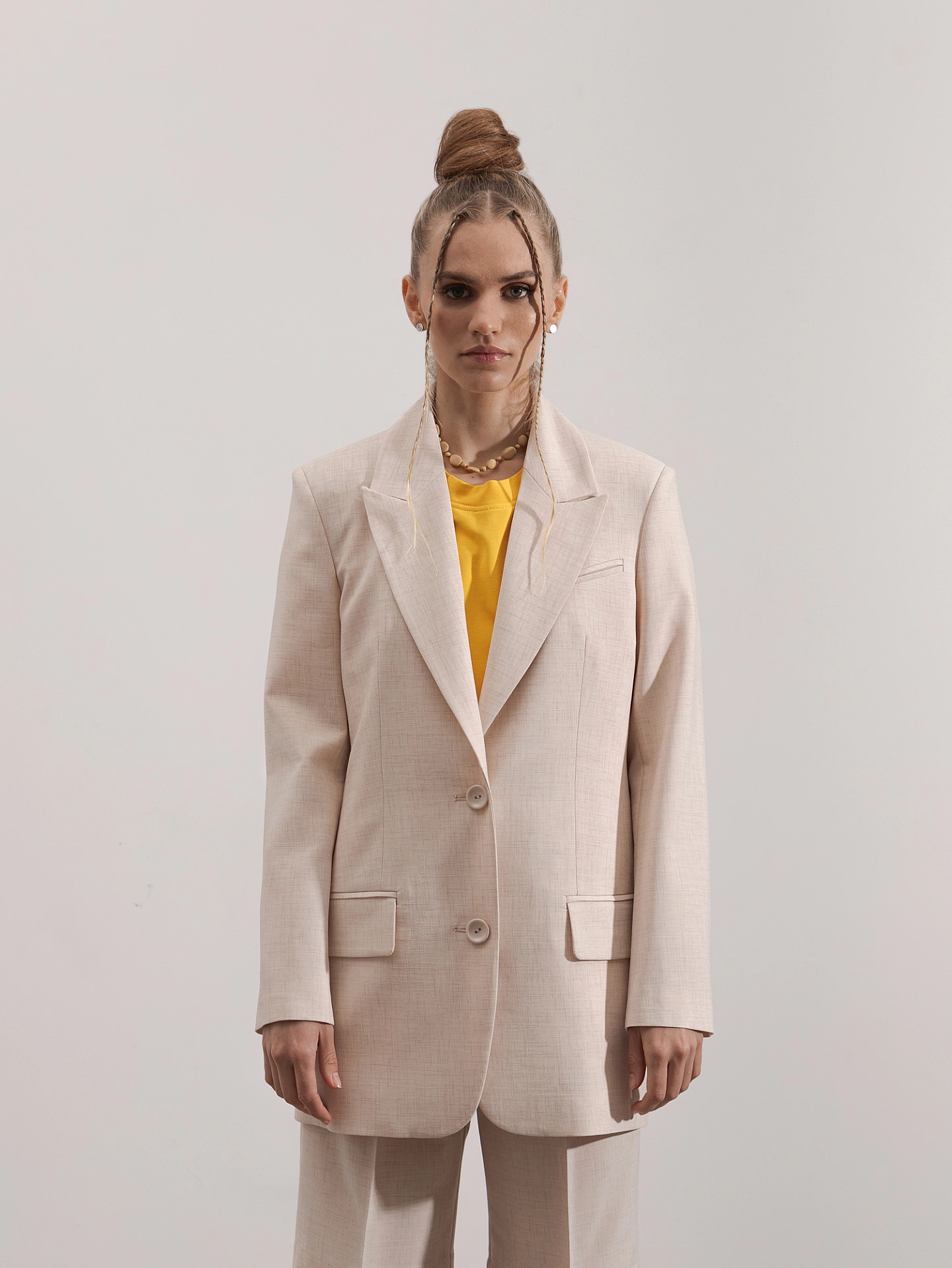 Жакет однобортный свбодной формы и шорты - бермуды классические