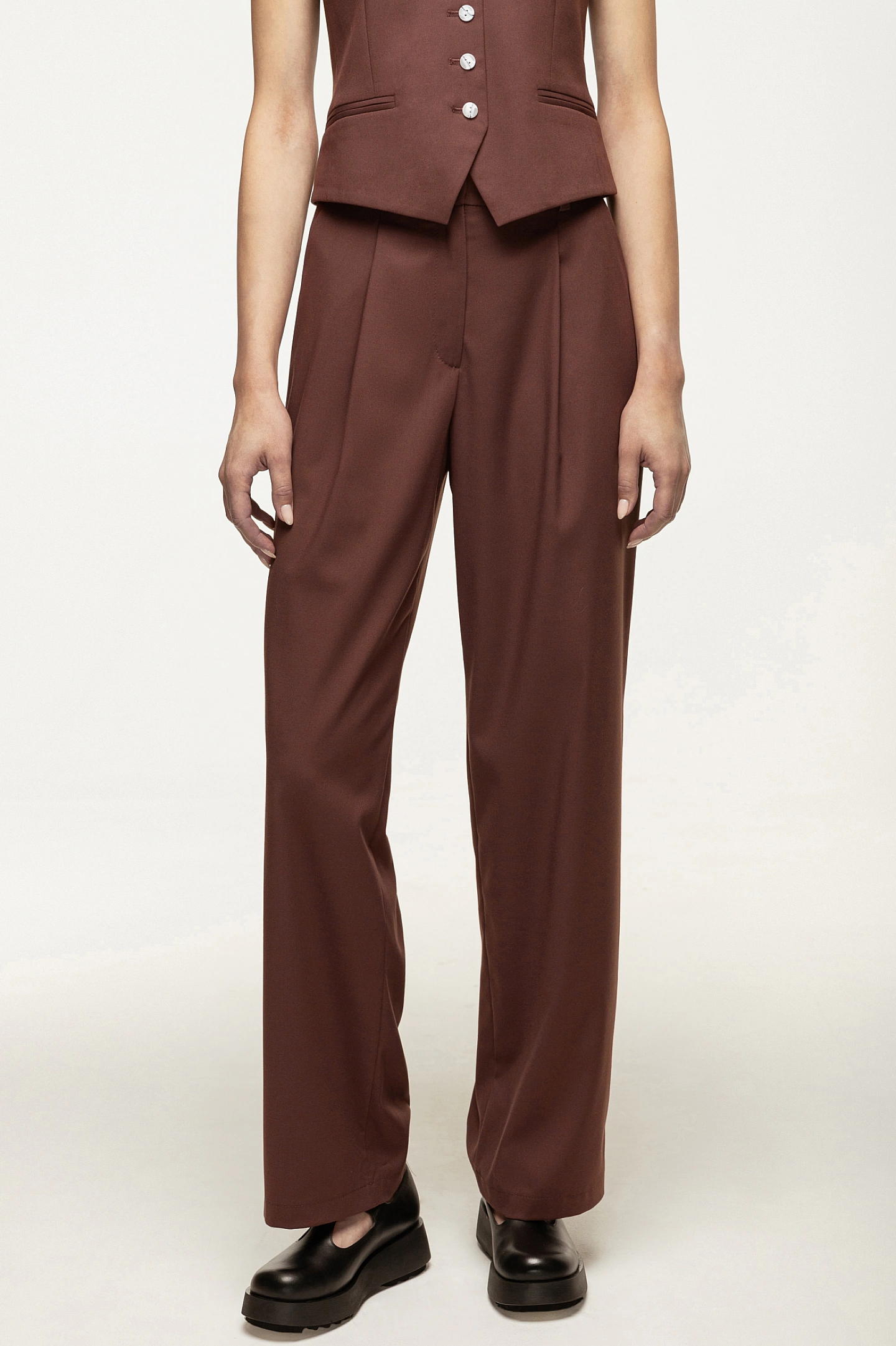 Жакет оверсайз на 3 пуговицах и брюки - трубы