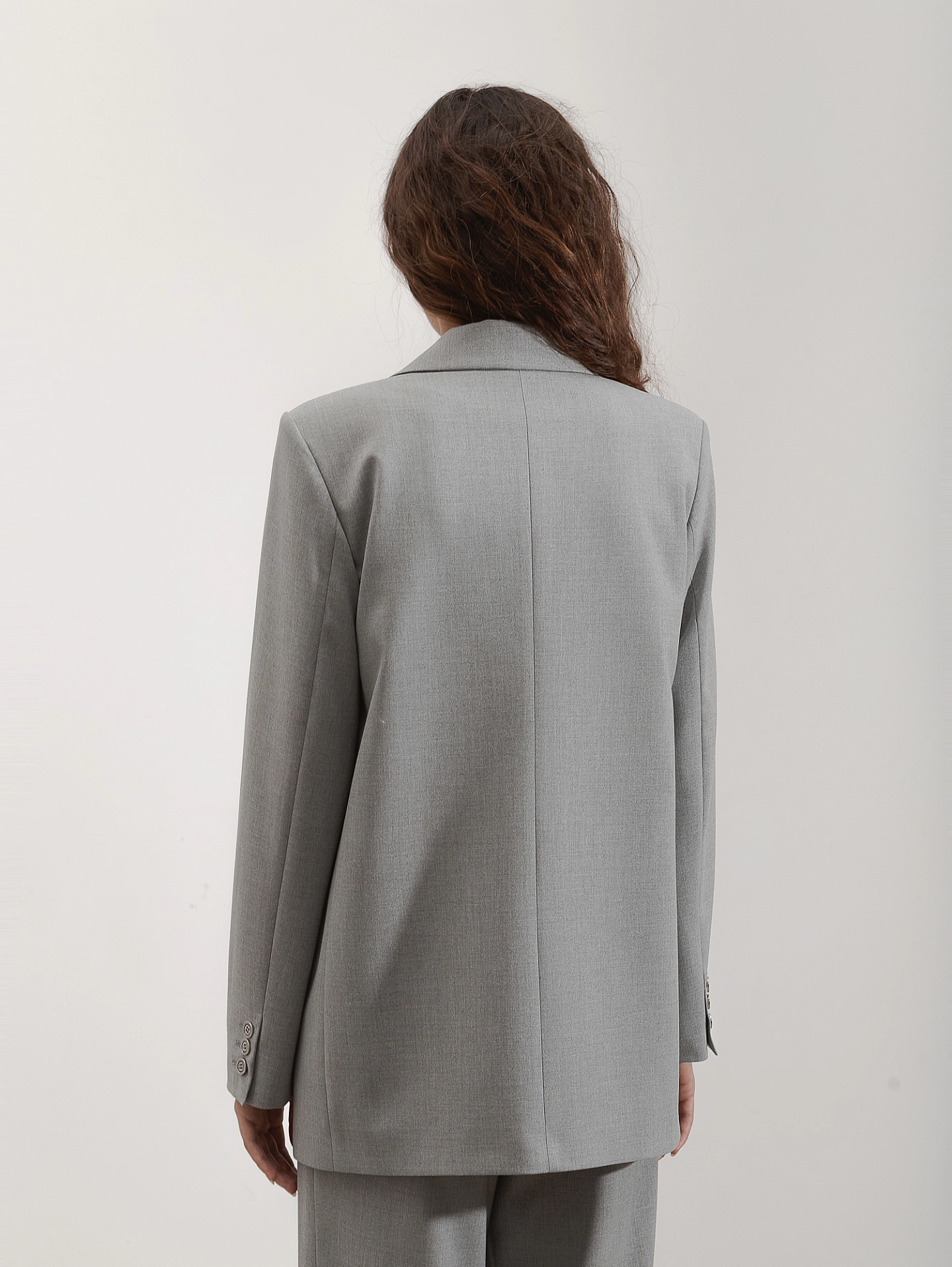 Жакет оверсайз на 3 пуговицах