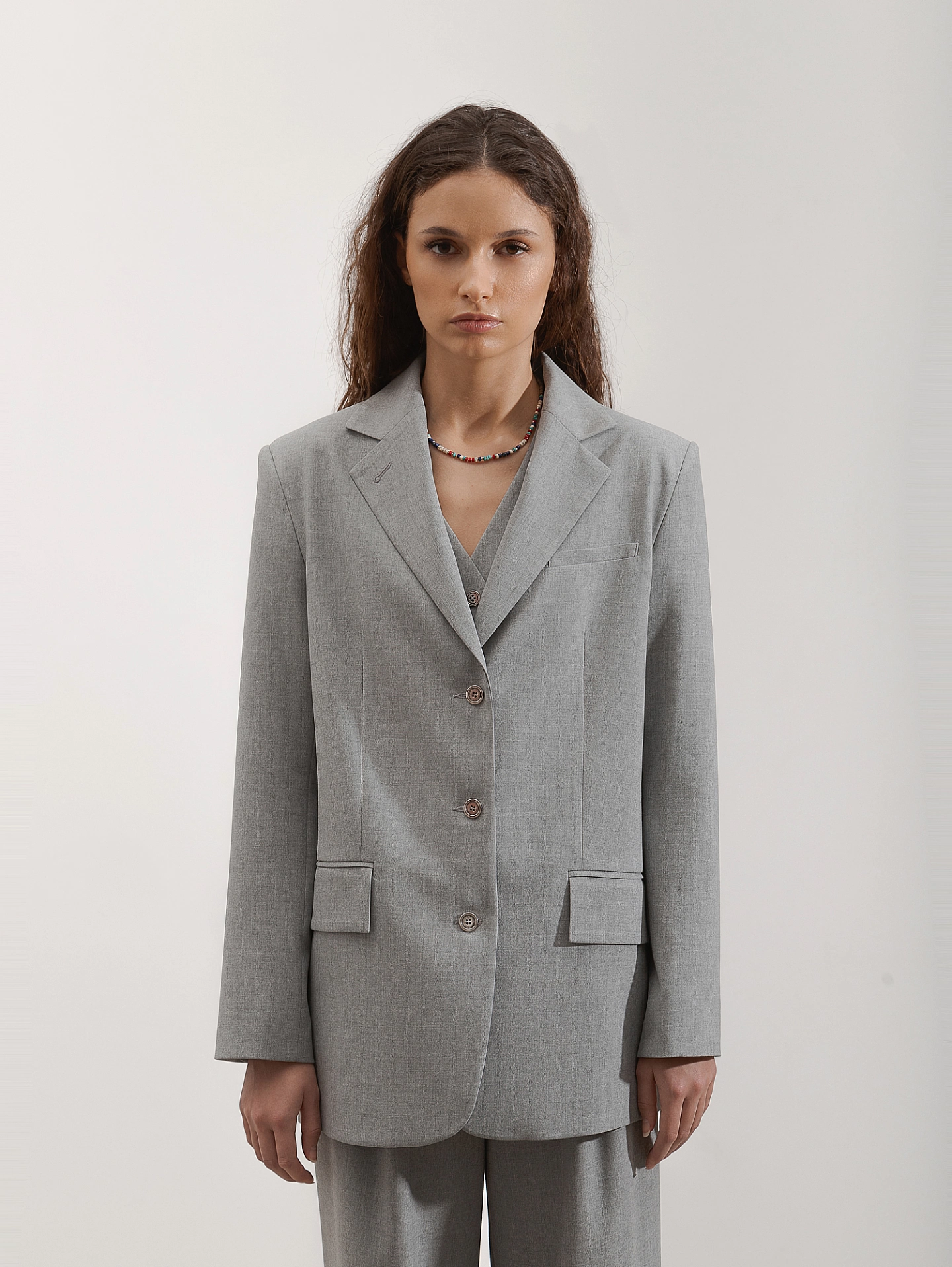 Жакет оверсайз на 3 пуговицах